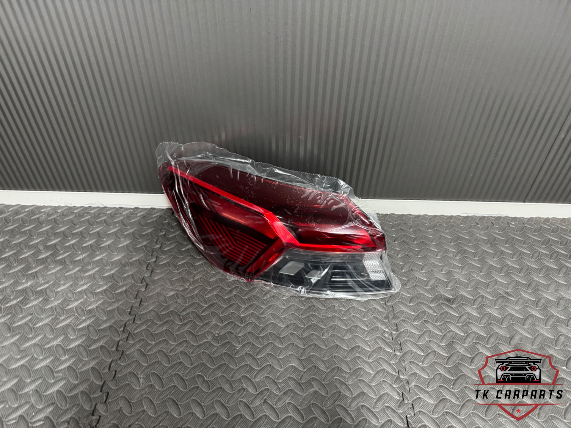 Nieuw Audi Q4 E-tron achterlicht links 89a945091