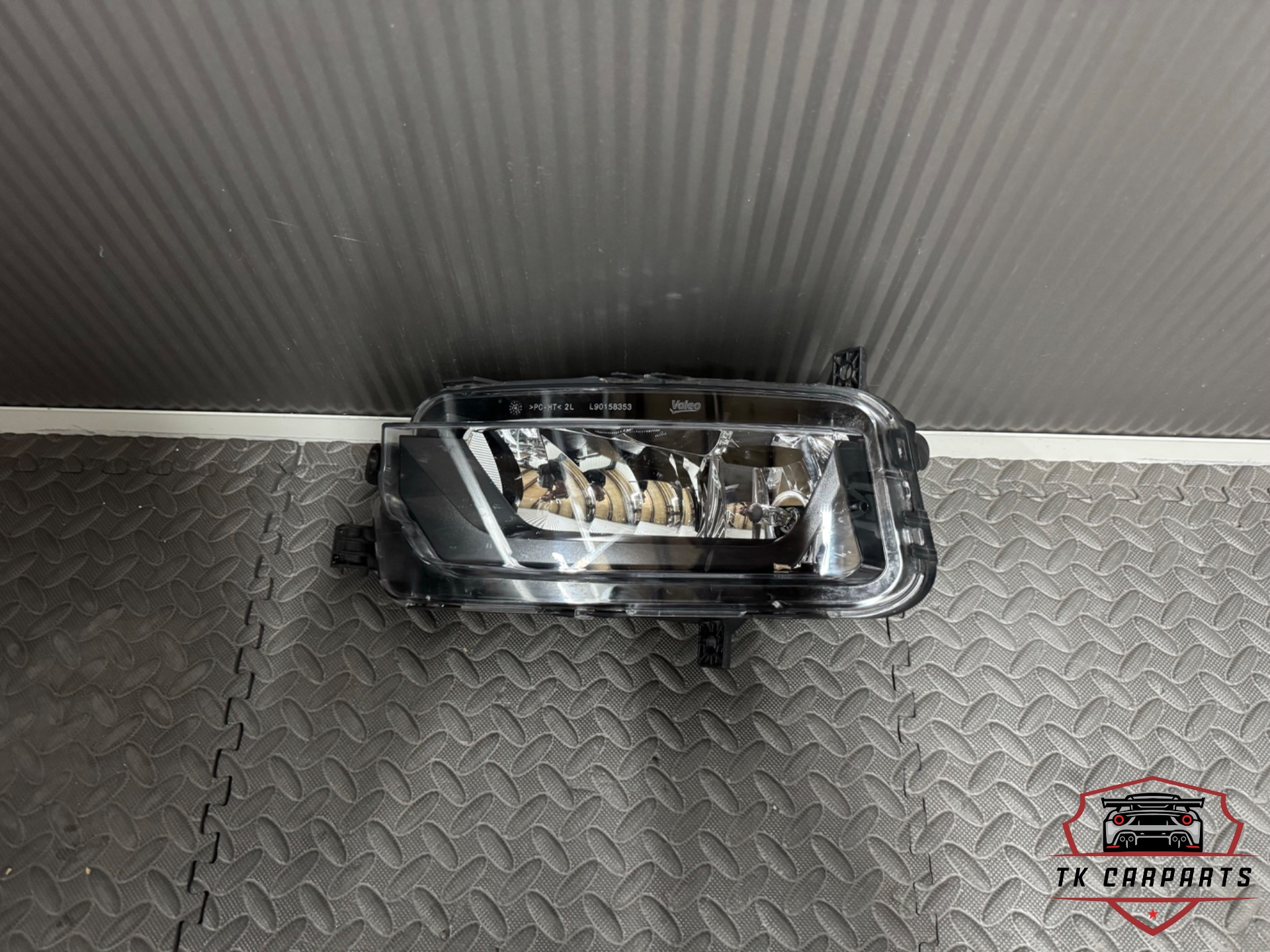 Volkswagen Transporter T6 fog lamp left