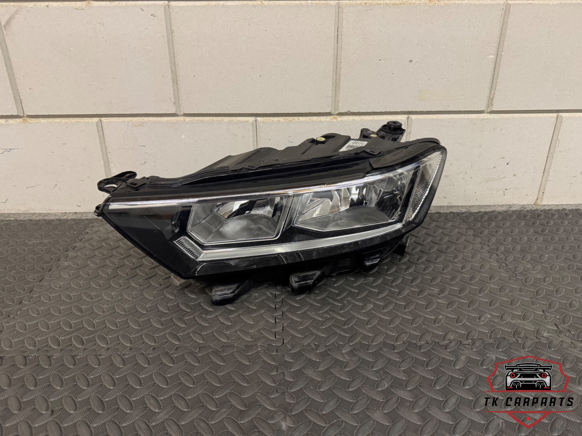 Volkswagen T-roc halogen headlight L 2ga941005b
