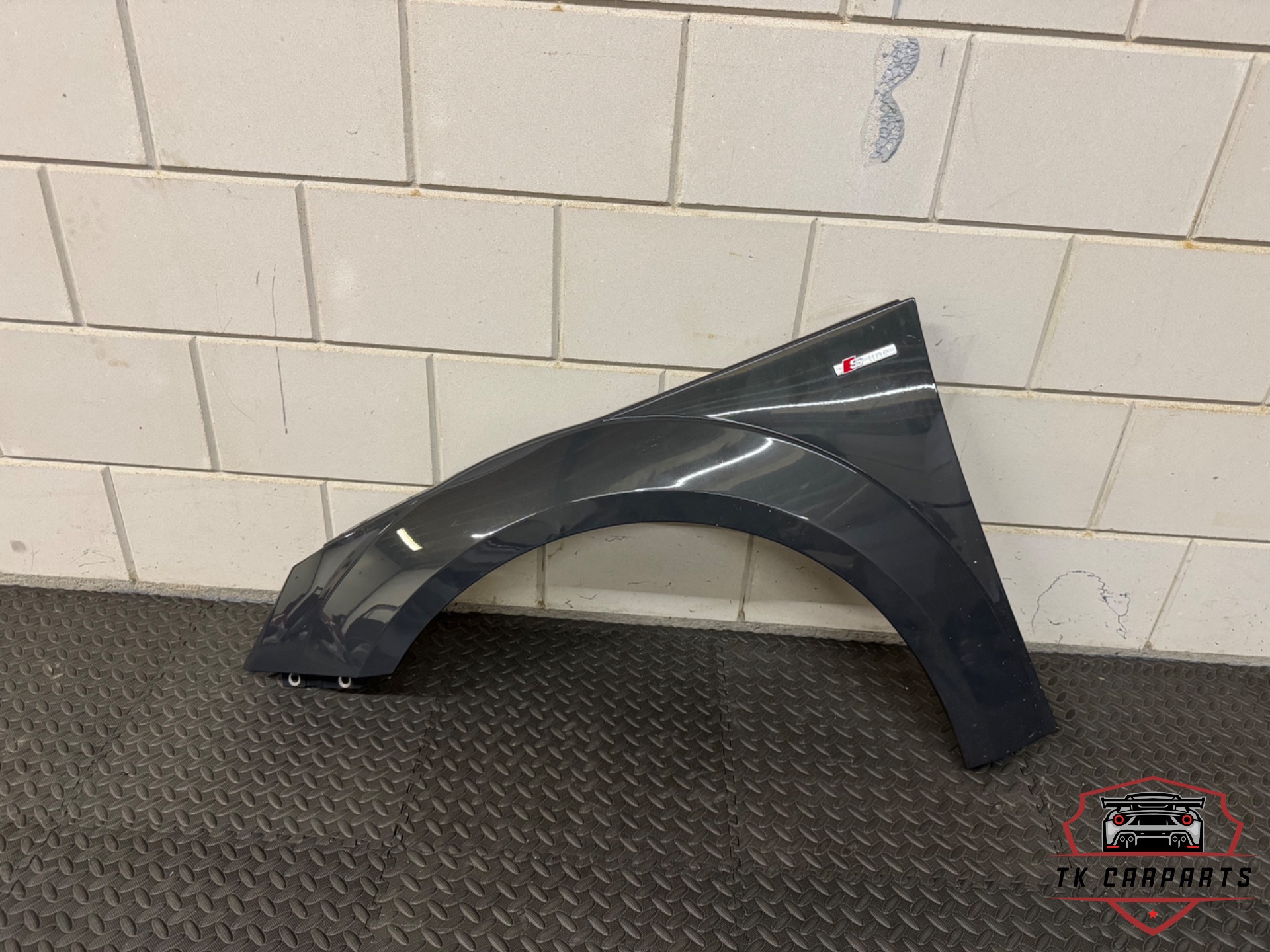 Audi TT 8s zijscherm/spatbord links 8s0821117a