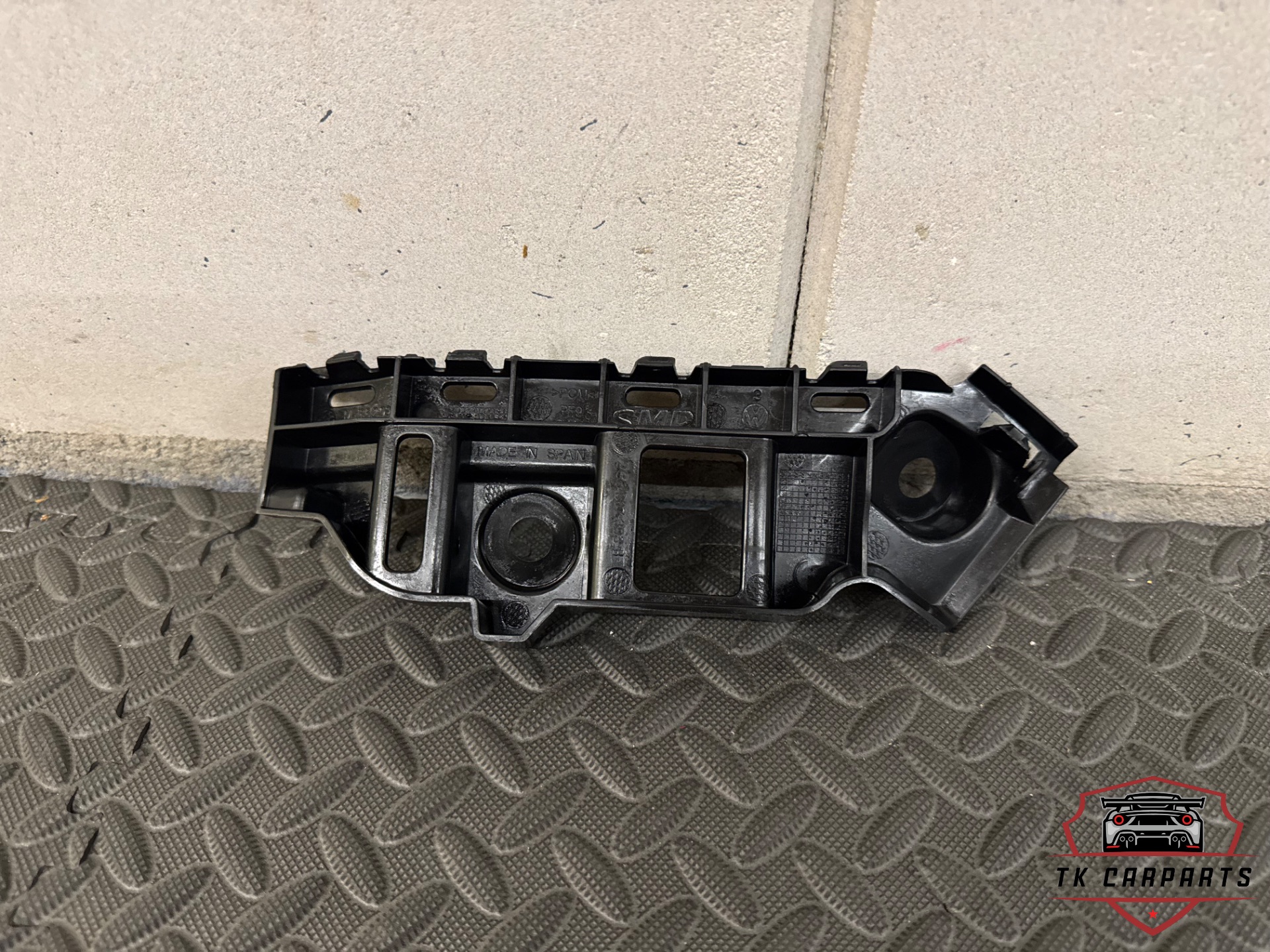New Volkswagen Polo 2G bumper guide LA