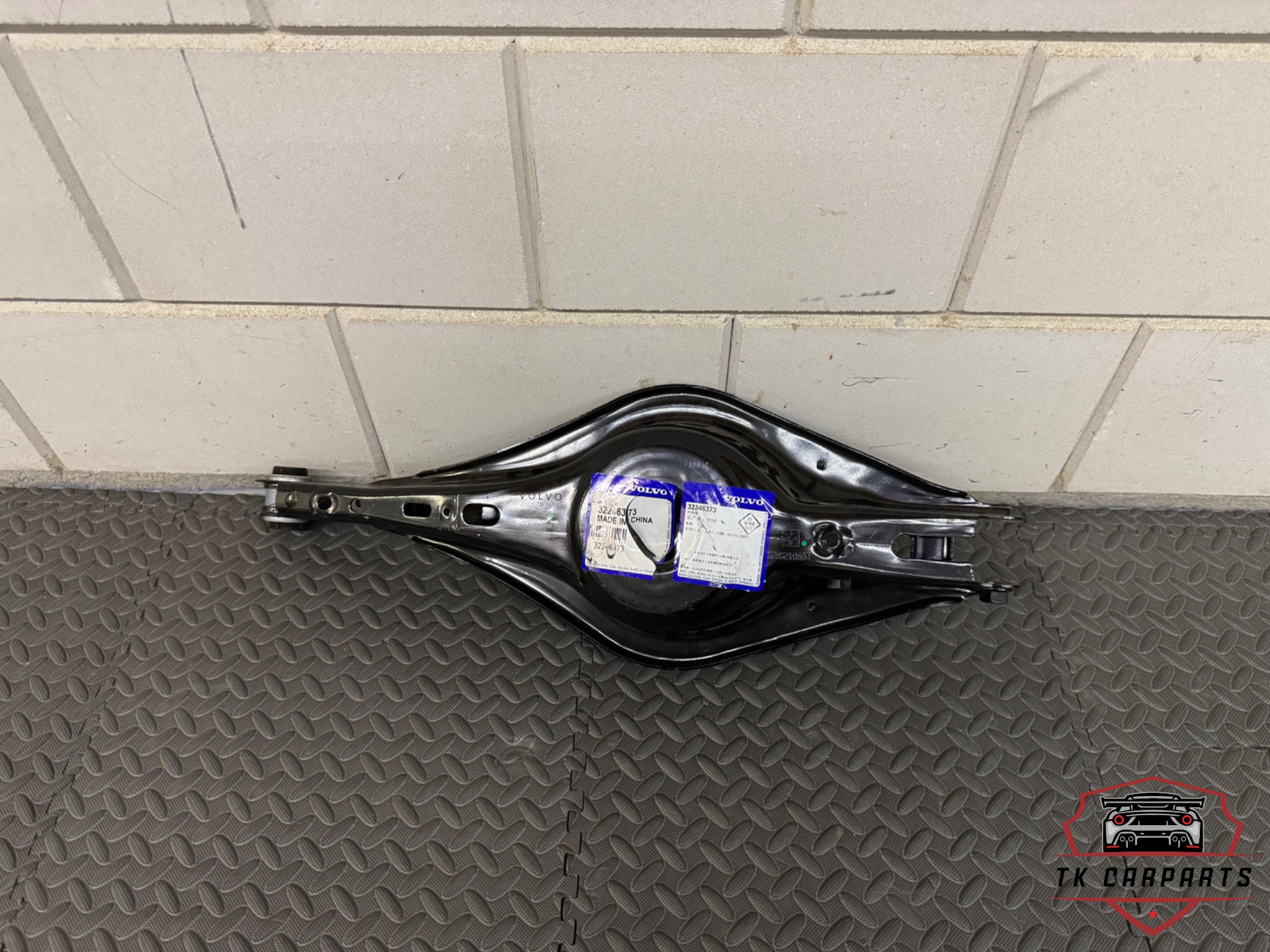 Neuer Querlenker Volvo / Polstar 32246373