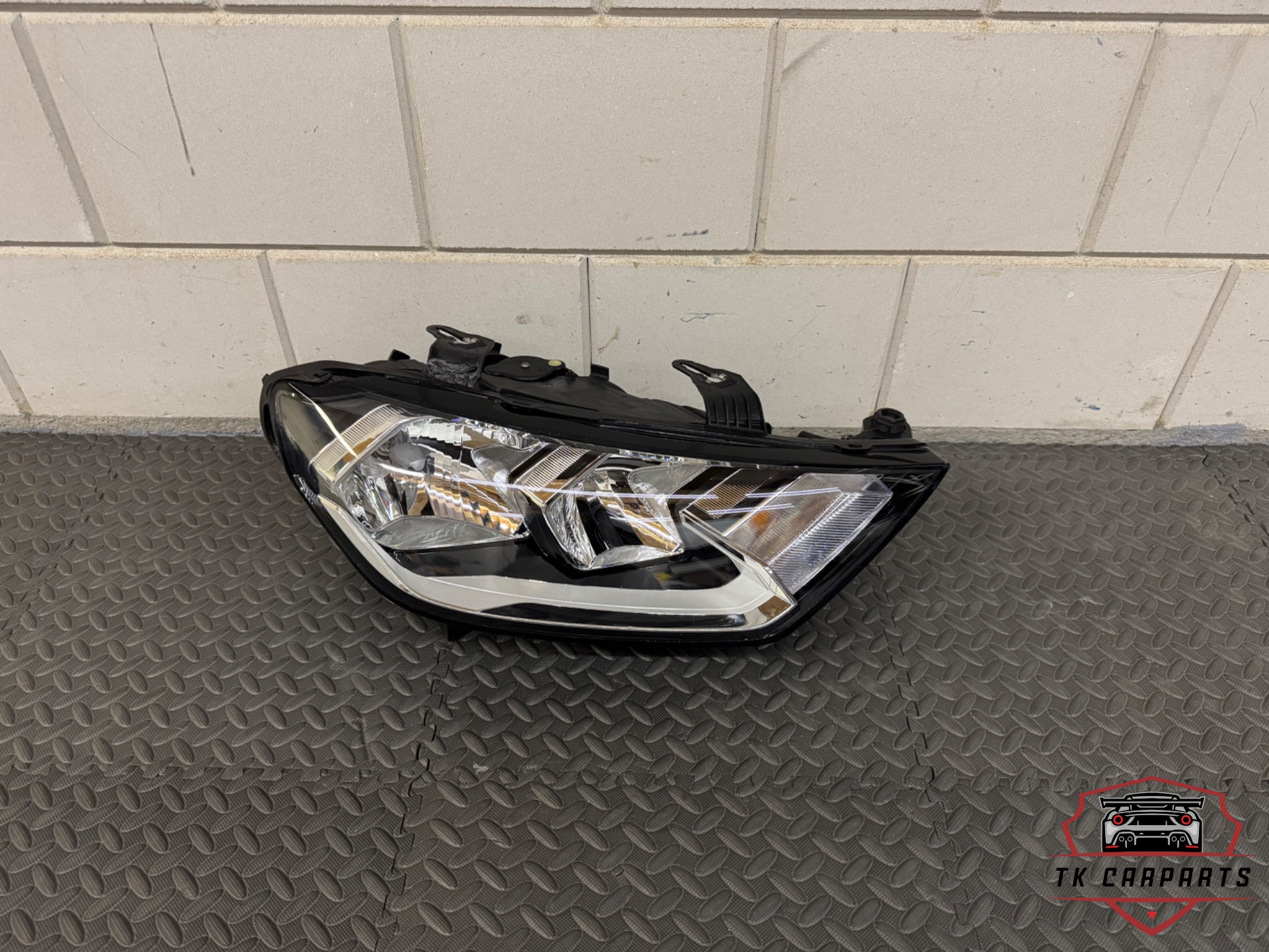 Audi A1 82a Halogenscheinwerfer rechts 82a941004