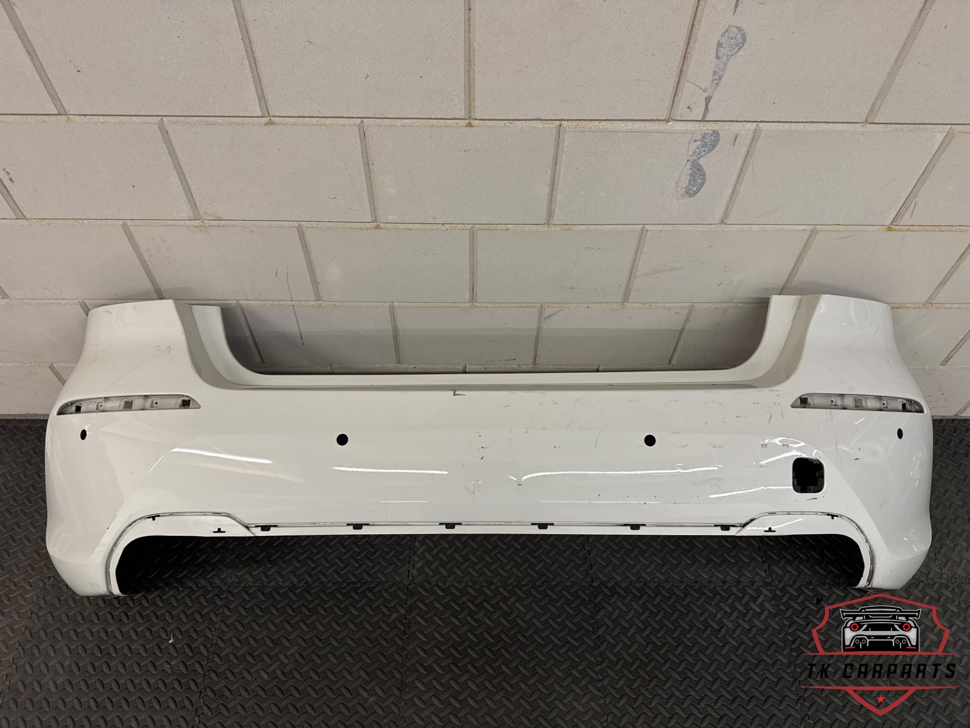 Bmw 1-serie f40 achterbumper 6pdc