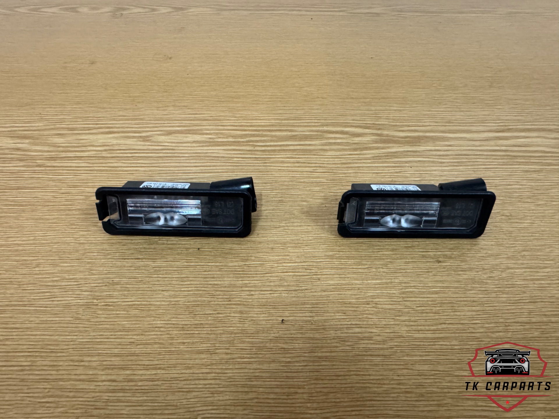 Original Volkswagen LED license plate light 3g5943021a