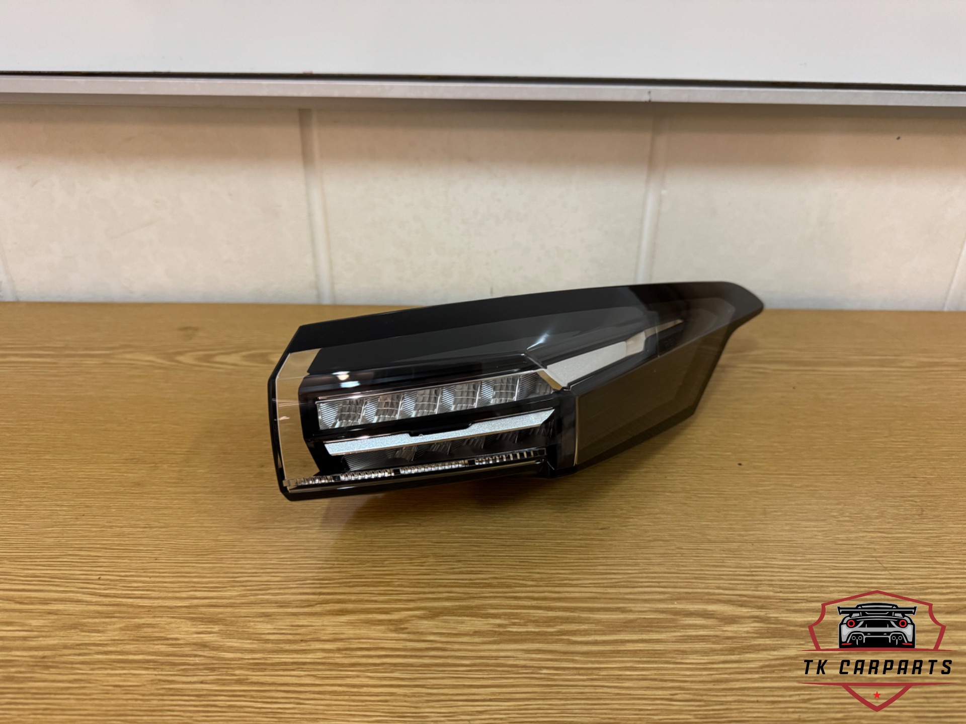 Nieuw Peugeot 308 led achterlicht links buiten 9835299280
