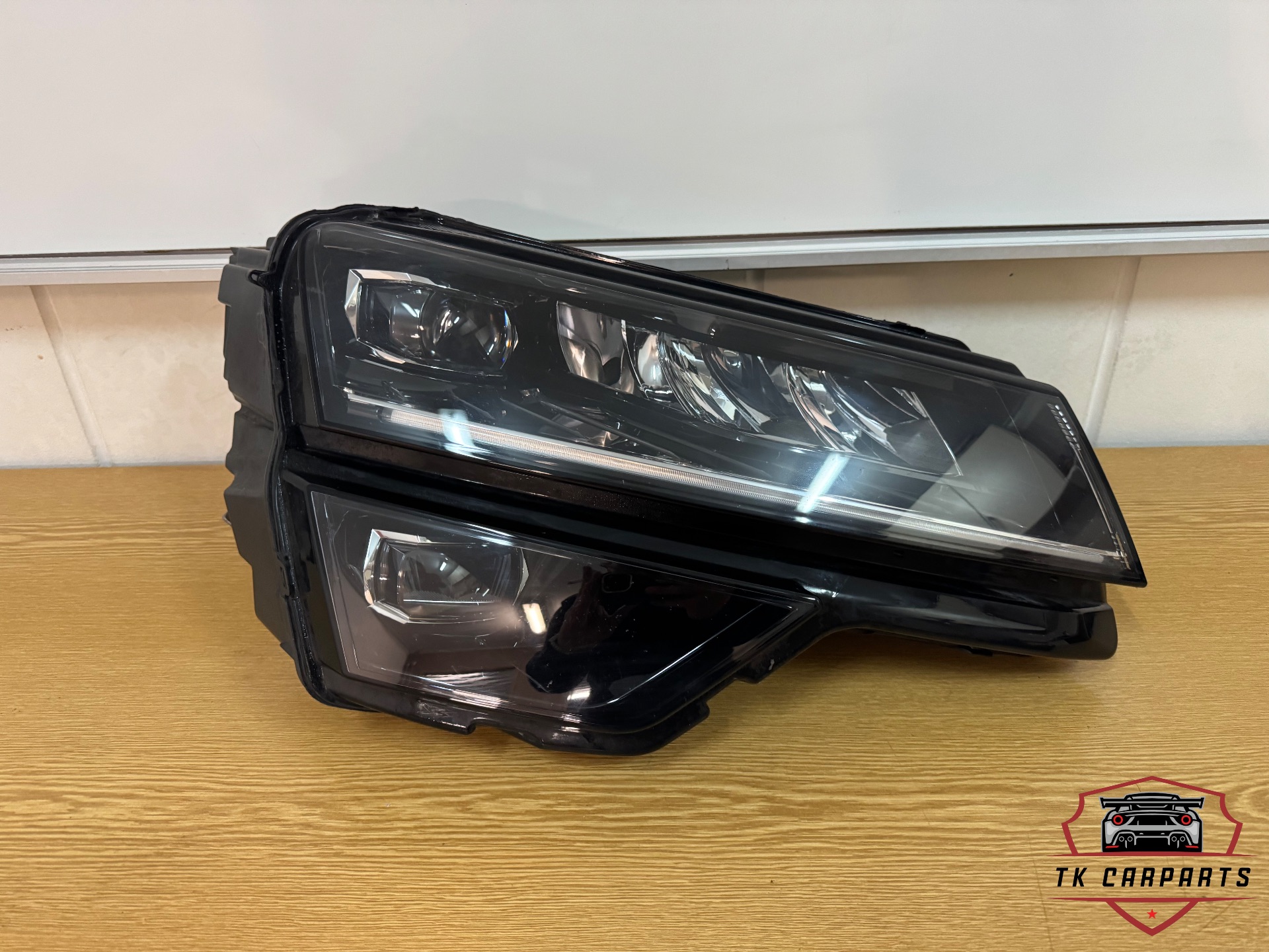 Skoda Karoq Voll-LED-Scheinwerfer rechts 57b941016b