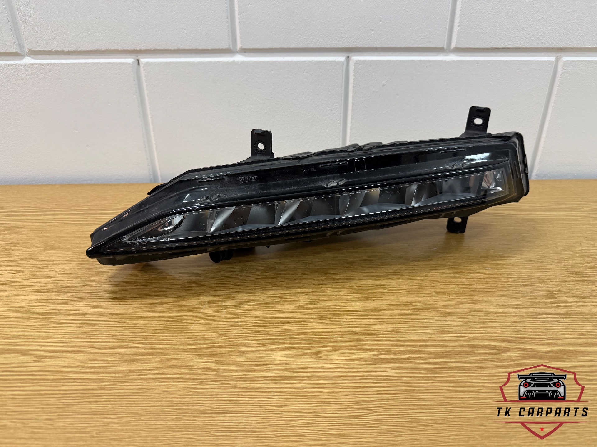 Phare antibrouillard LED gauche pour Skoda Fabia 3 restylée 3V0941699B