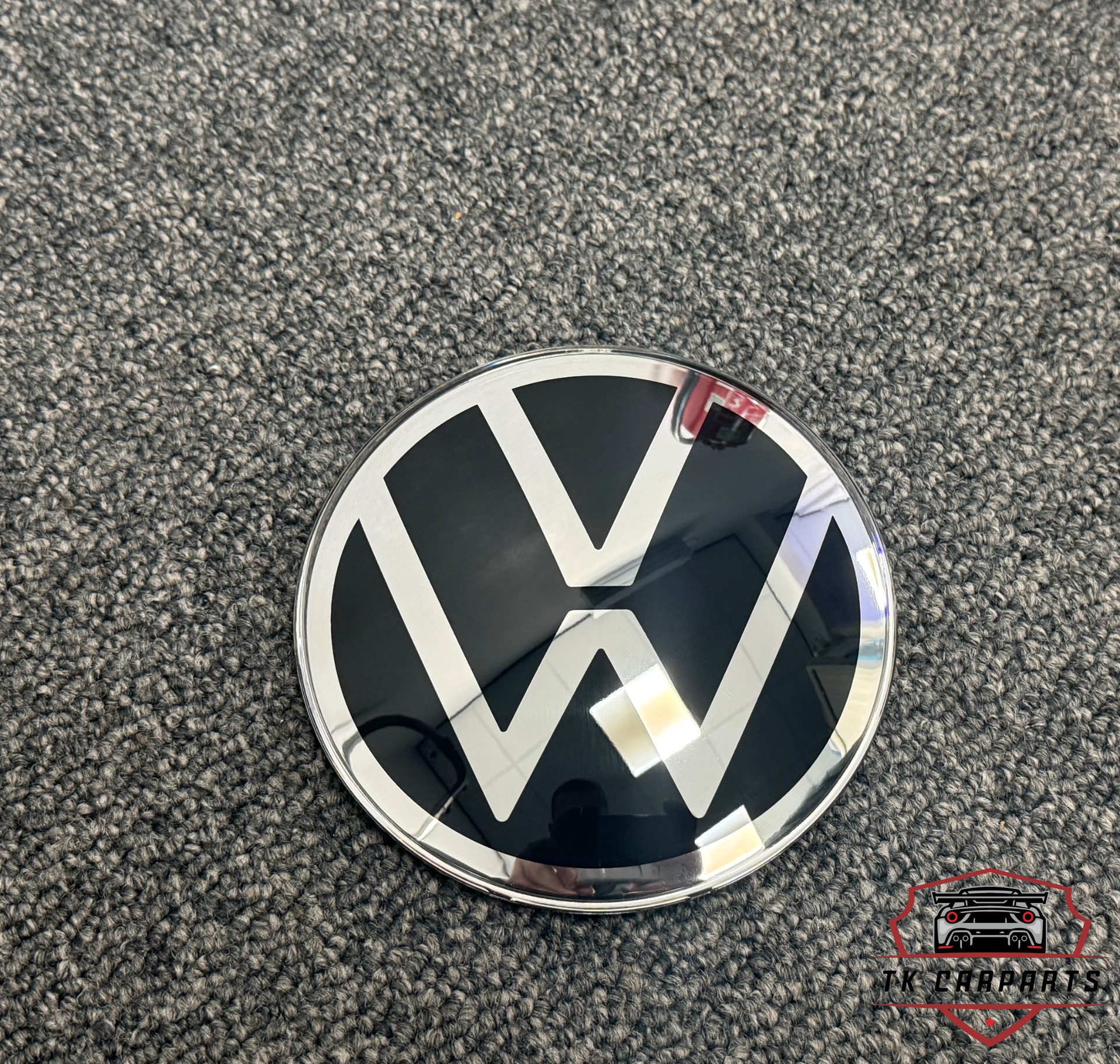 Volkswagen Acc logo/emblem 2GM853601E original