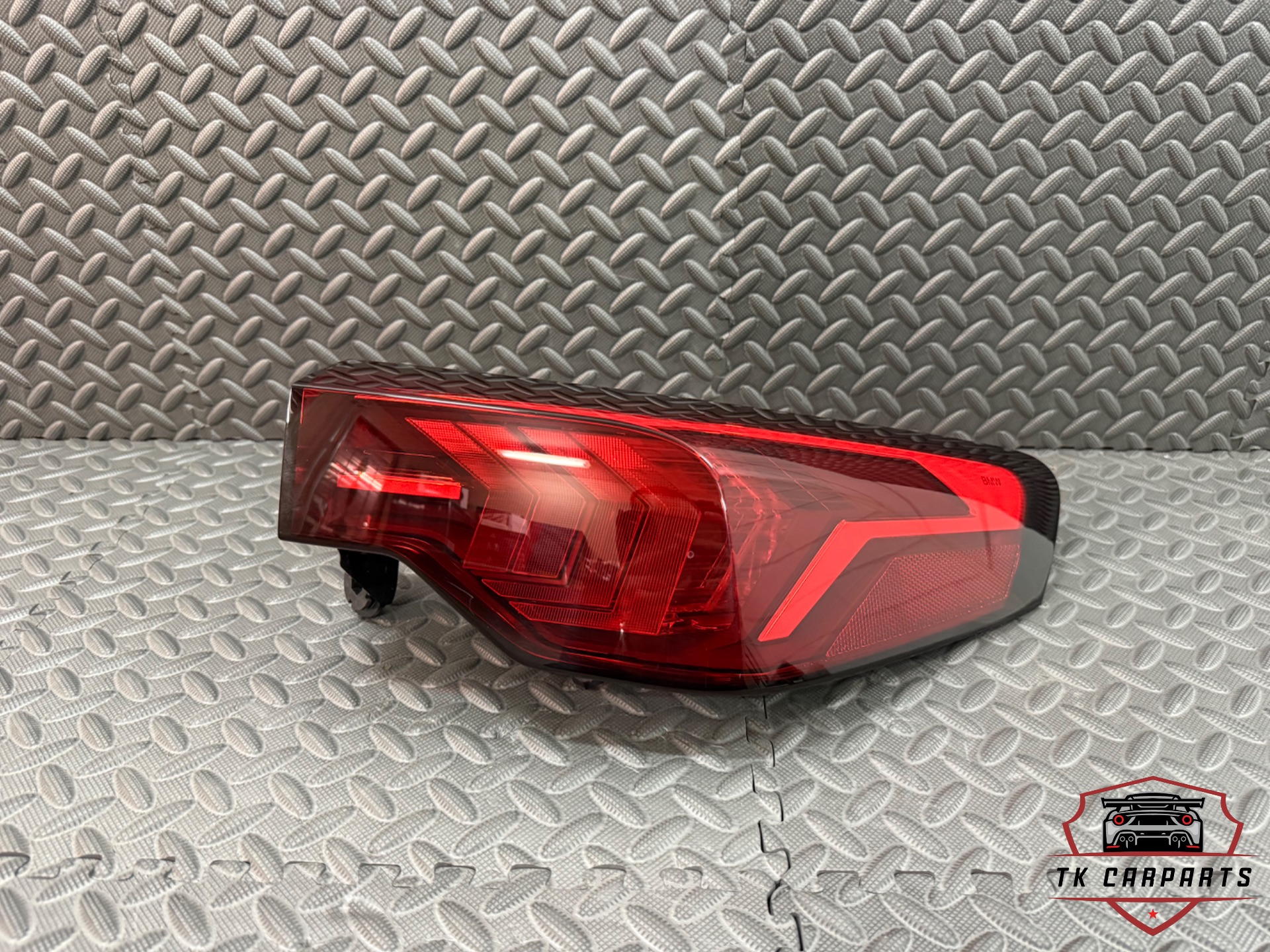 BMW X2 U10 LED-Rückleuchte rechts außen H4944881015