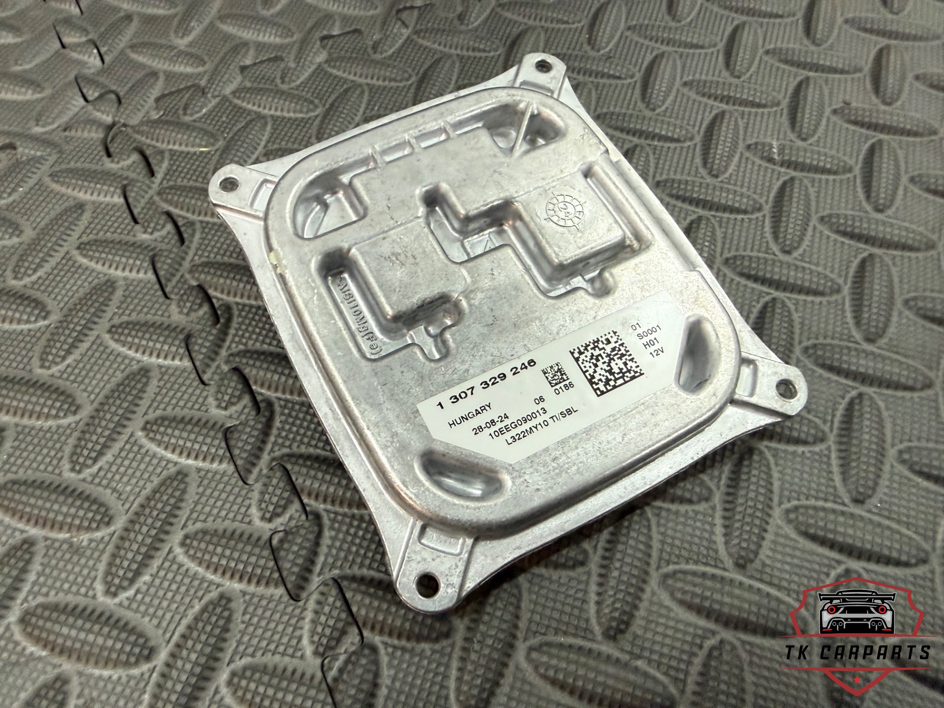 Range rover headlight module 1307329246