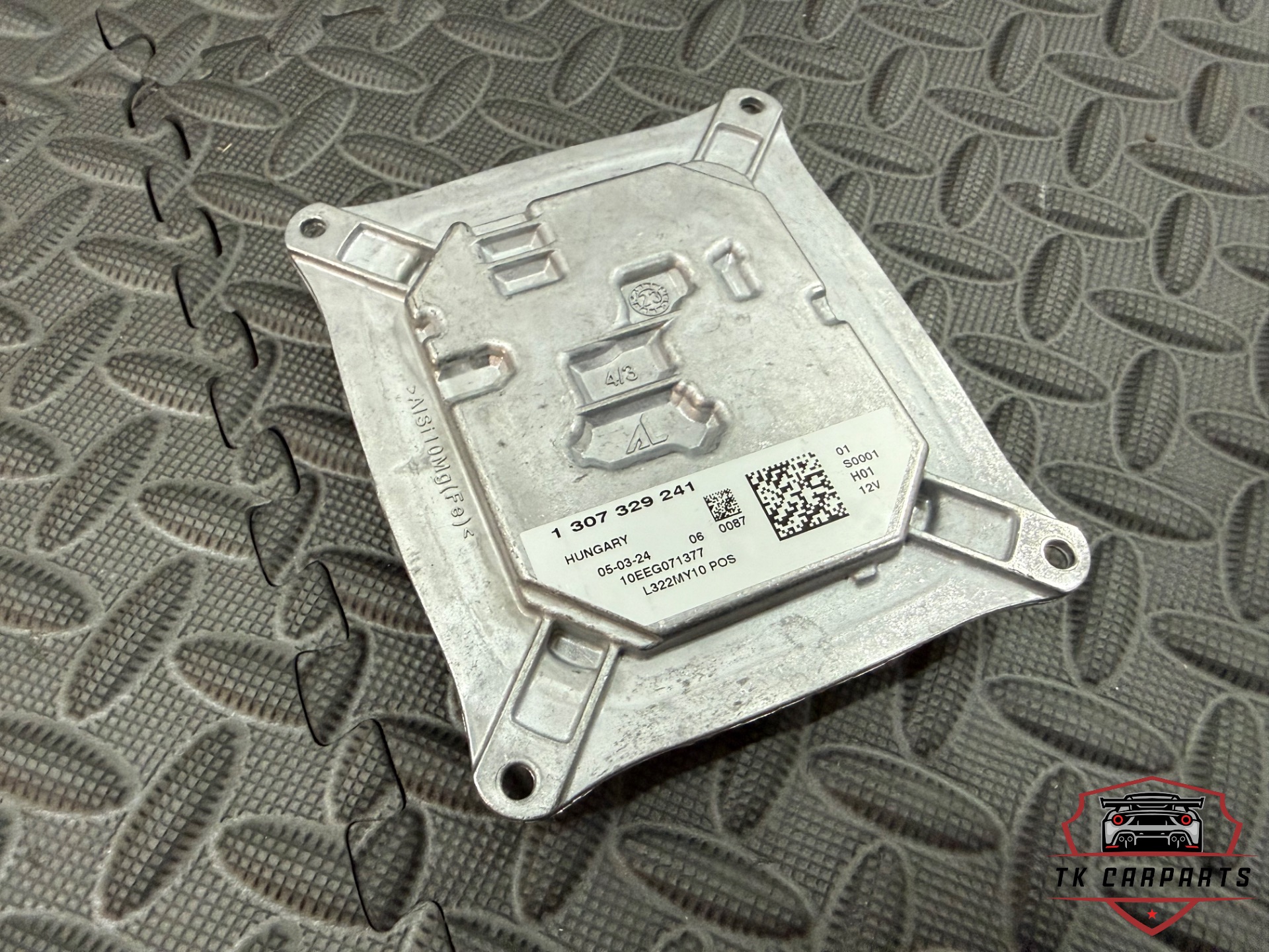 Range rover headlight module 1307329241