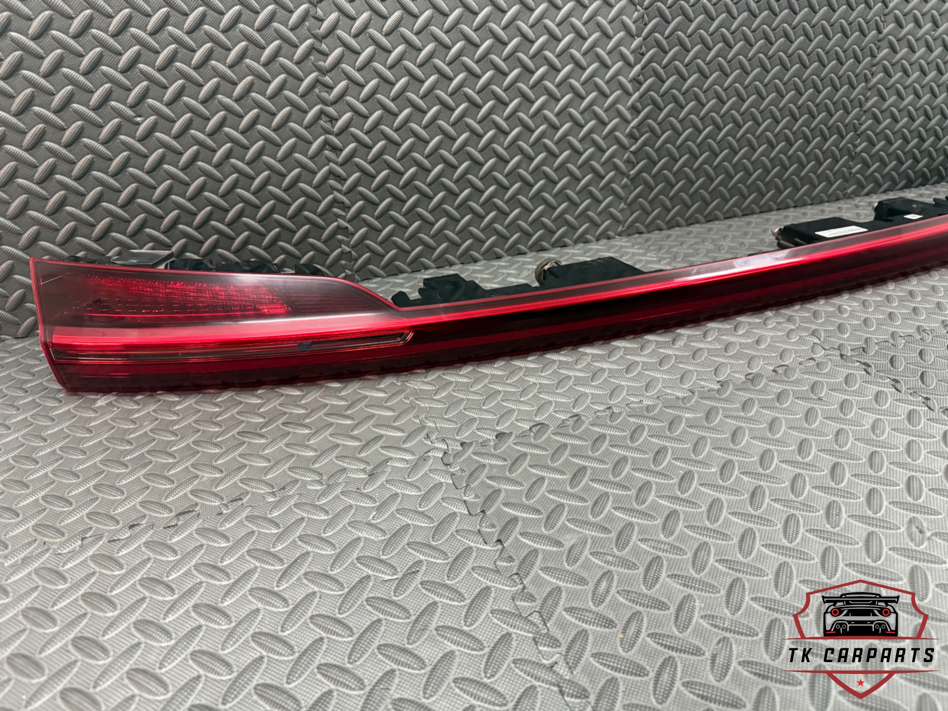 Audi E-tron sportback achterlicht balk 4ke945095d