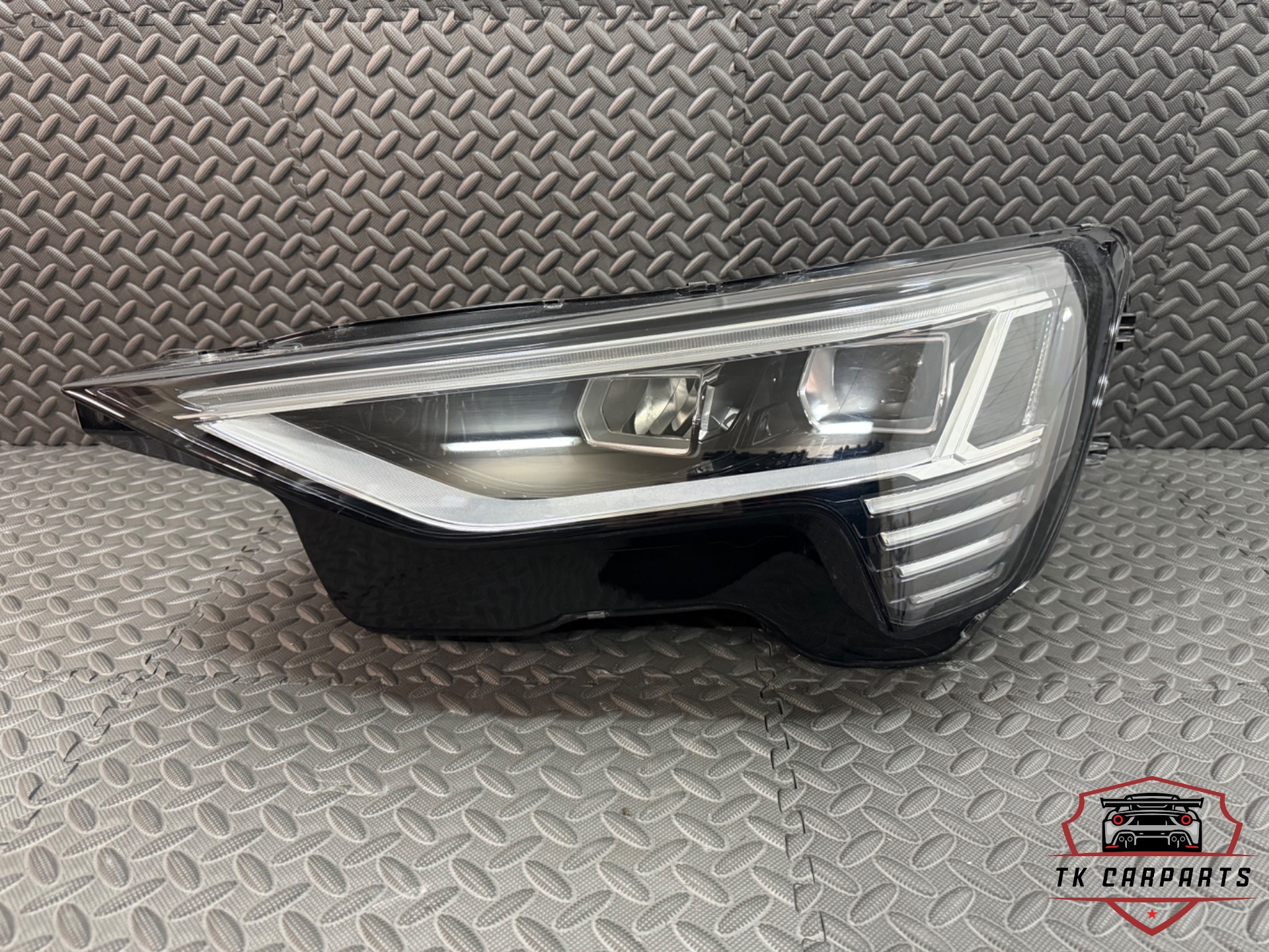 Audi E-tron full led koplamp links 4ke941039