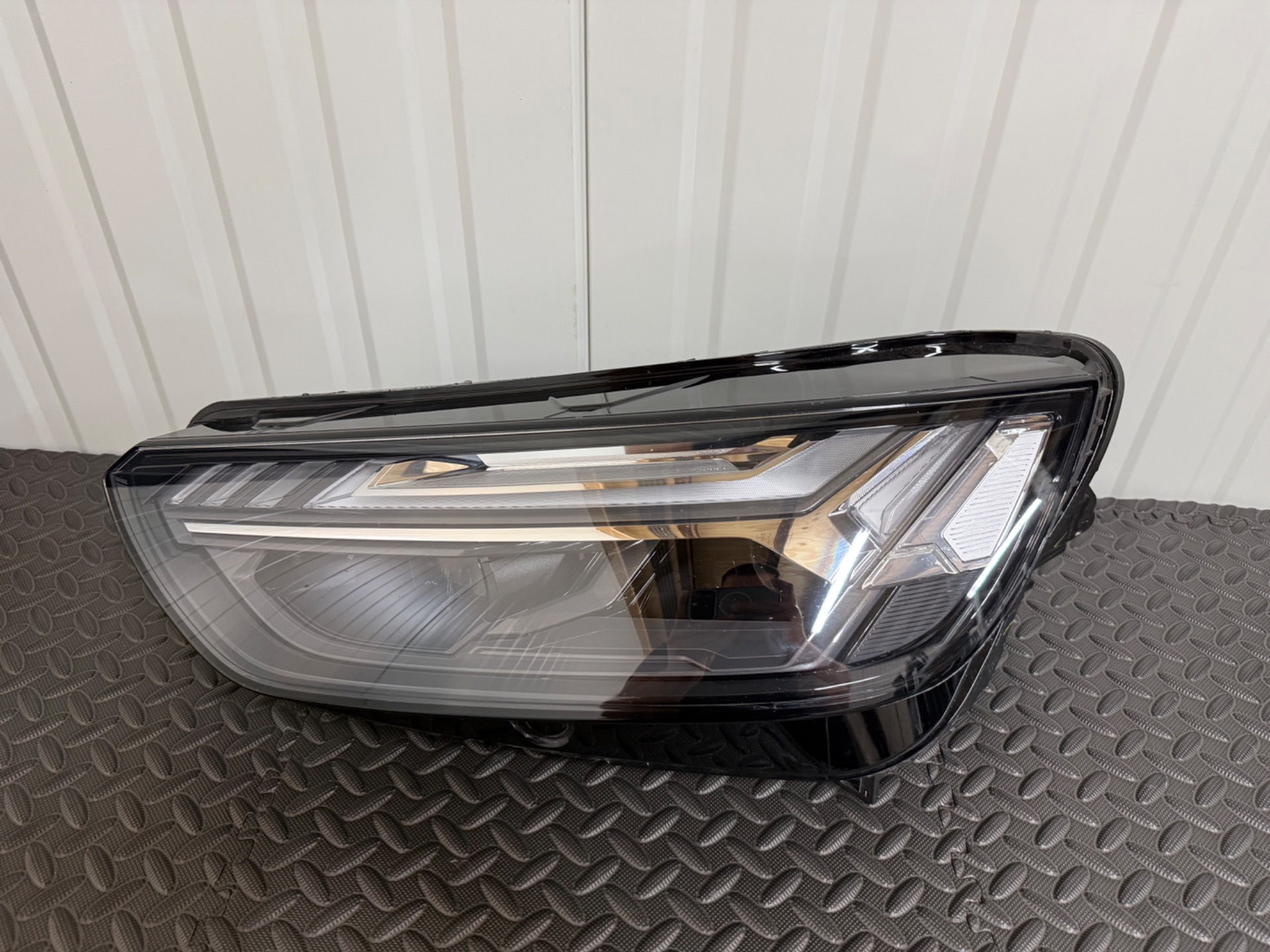 Audi Q5 matrix LED headlight Left 80a941035e original