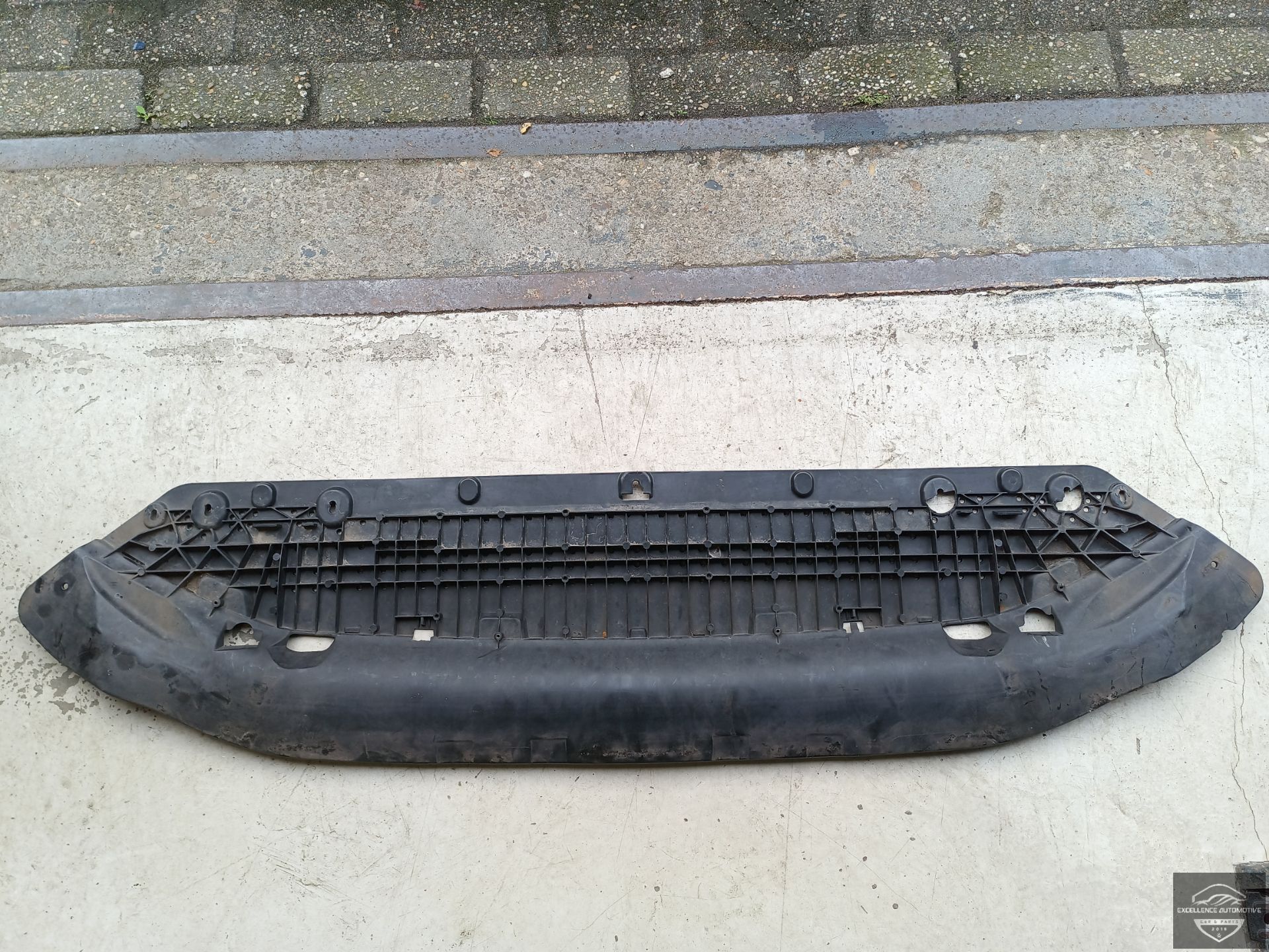 Audi A4 8W S-Line Facelift Voorbumper Onderlip 8W0807611E