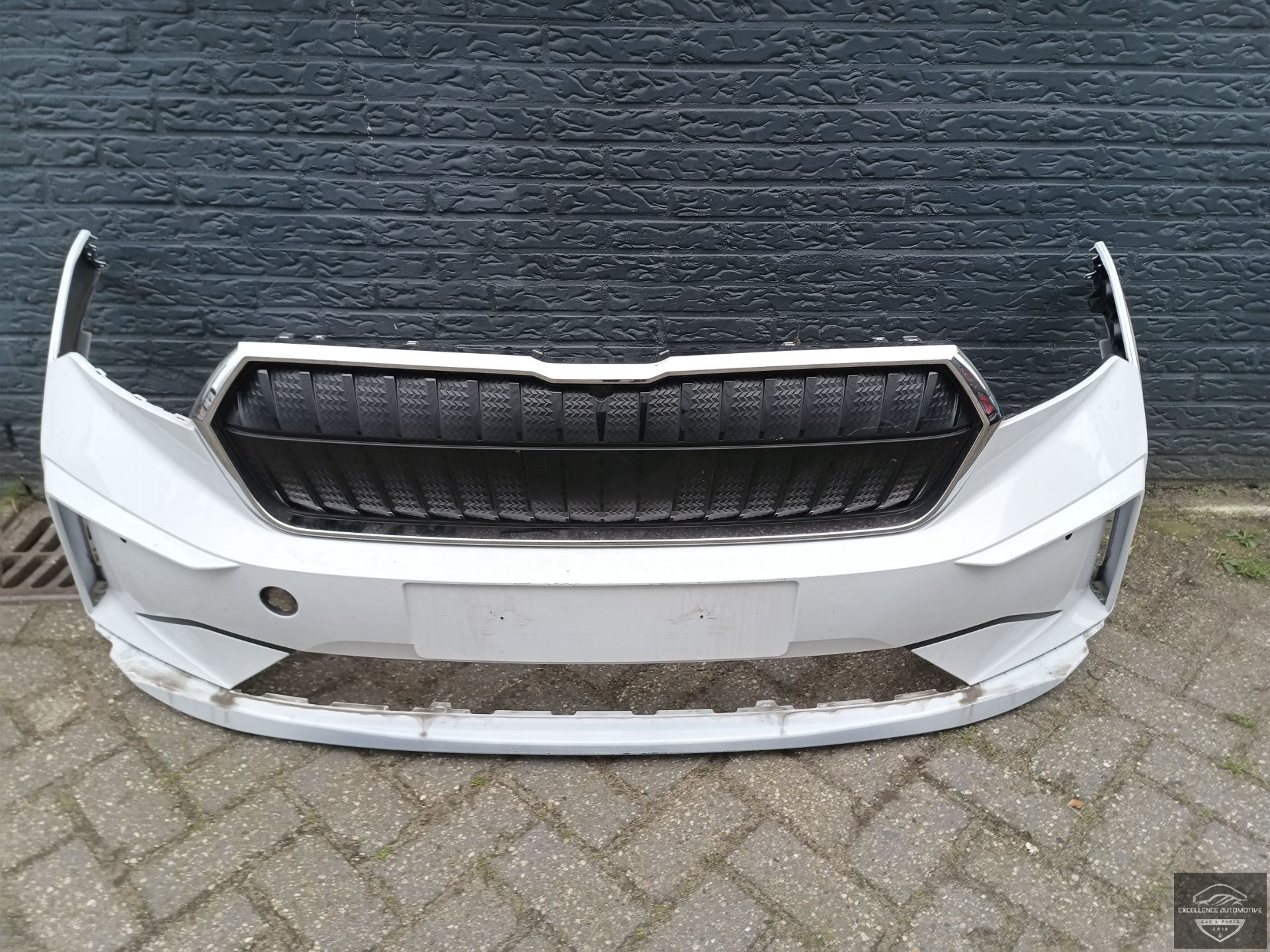 Skoda Enyaq 2020+ Voorbumper Bumper 4xPDC Origineel!