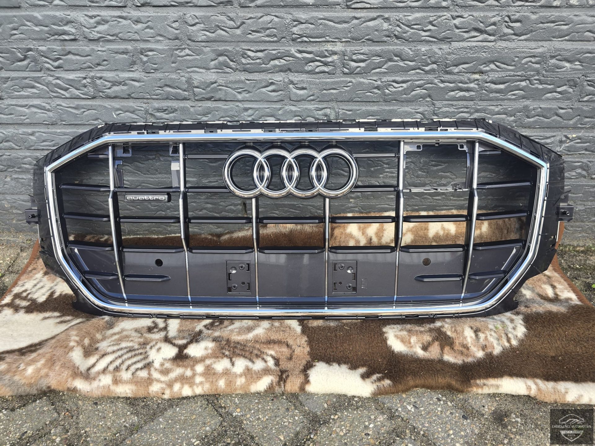 Audi Q8 4M Facelift 2022+ S-Line Grille Grill 4M8853651AQ 4M8853651AS