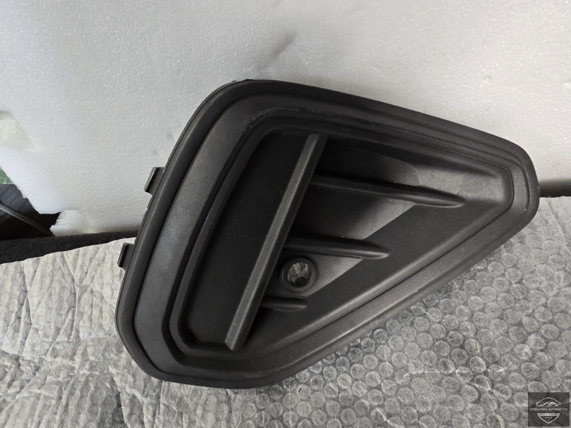 VW T-Cross 2018-2023 Voorbumper Rooster Rechts 2GM807796