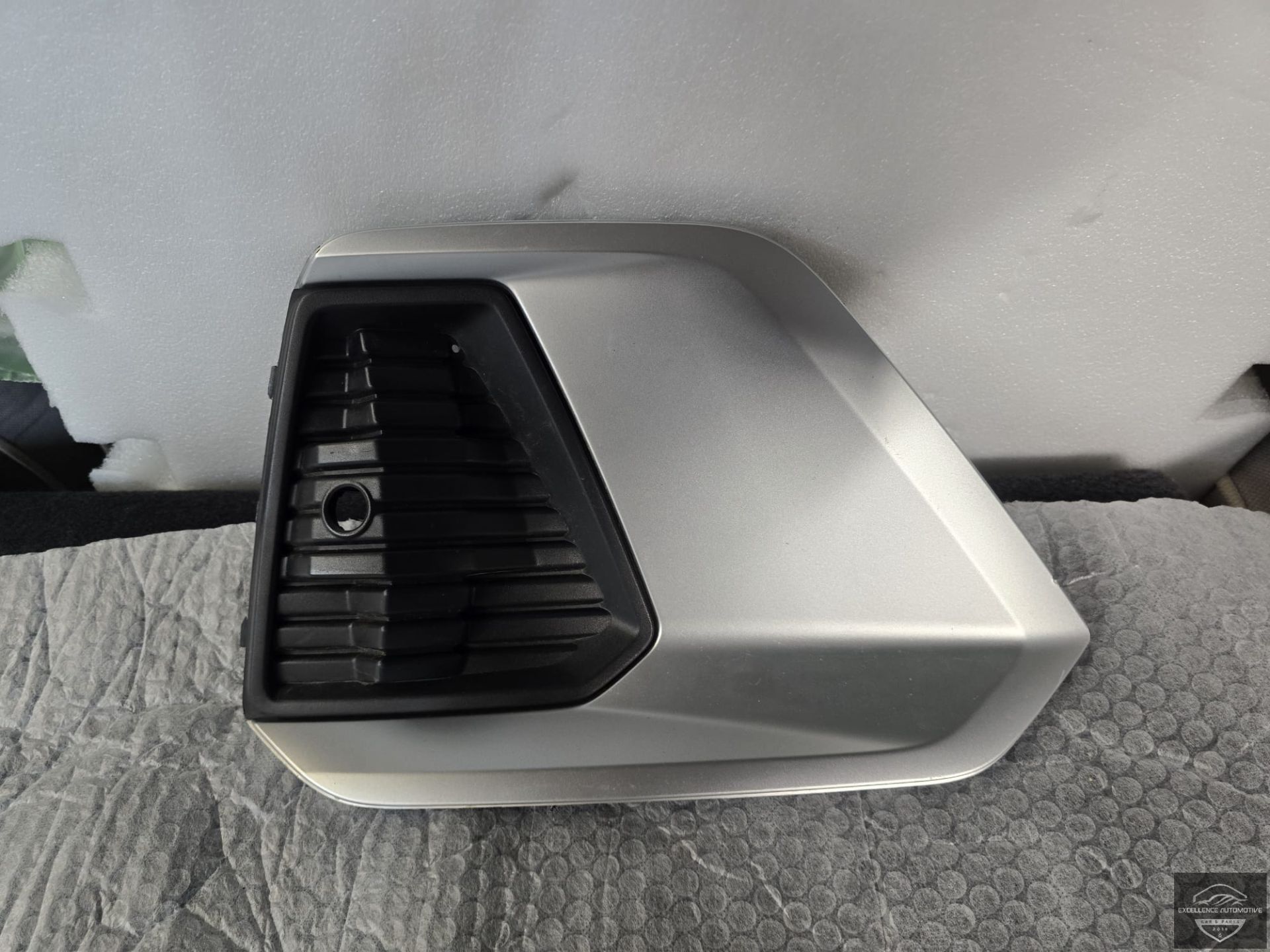 Audi A1 82A Citycarver Voorbumper Rooster Rechts 82A807954A