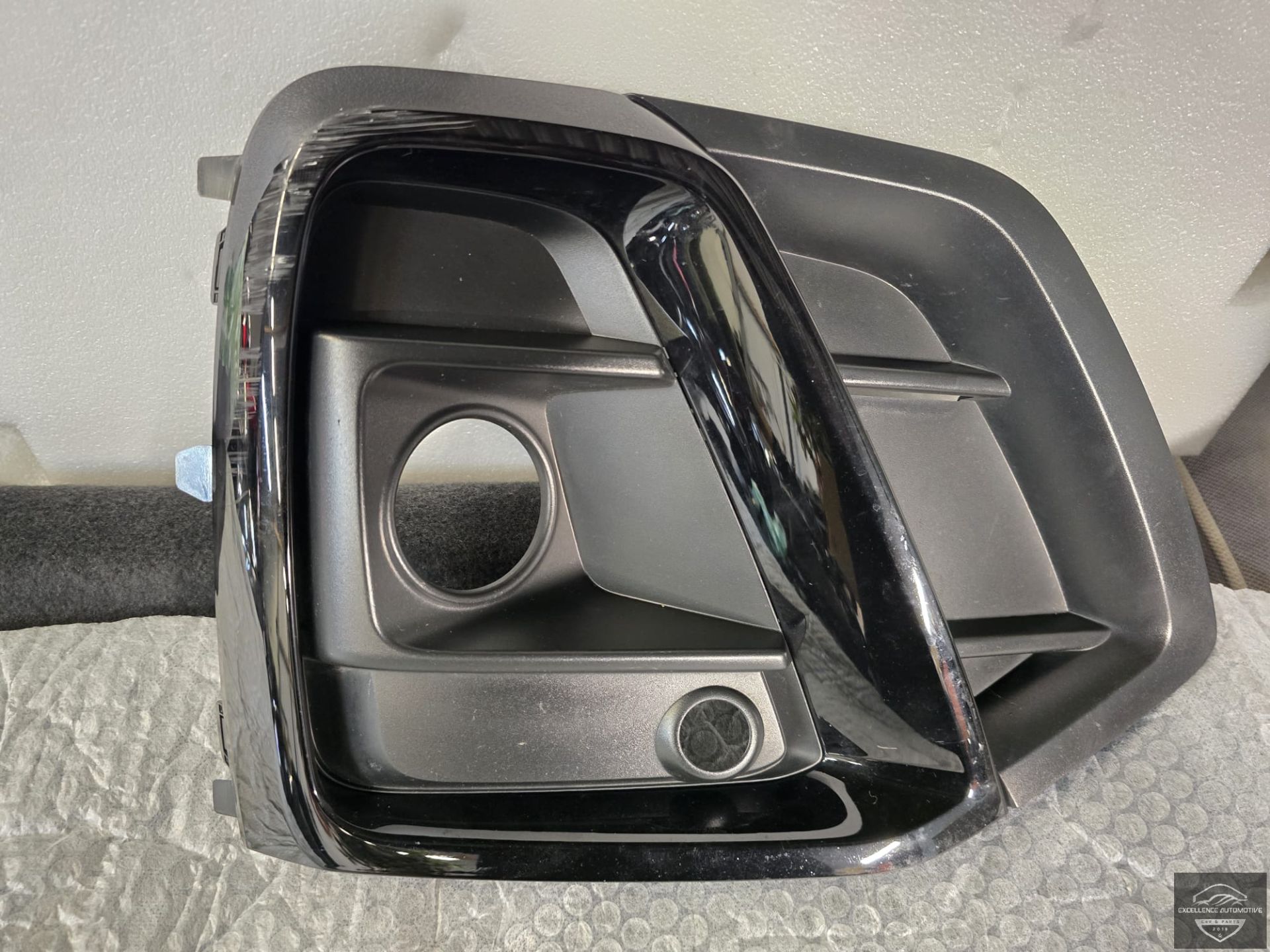 Audi Q5 80A FL S-Line Voorbumper Rooster Rechts 80A807680AG