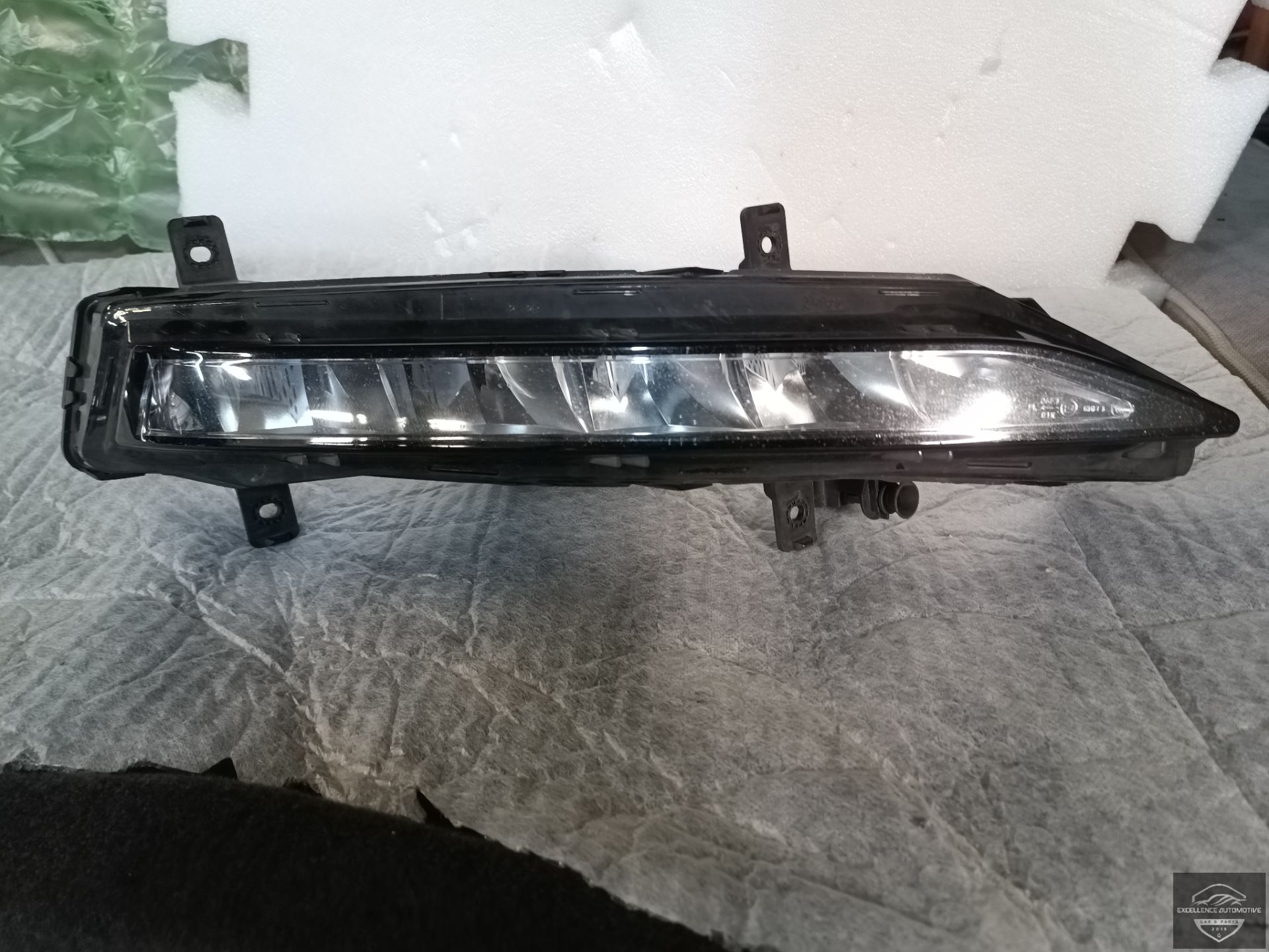 Skoda Superb 3V Facelift LED-Tagfahrlicht R 3V0941700B