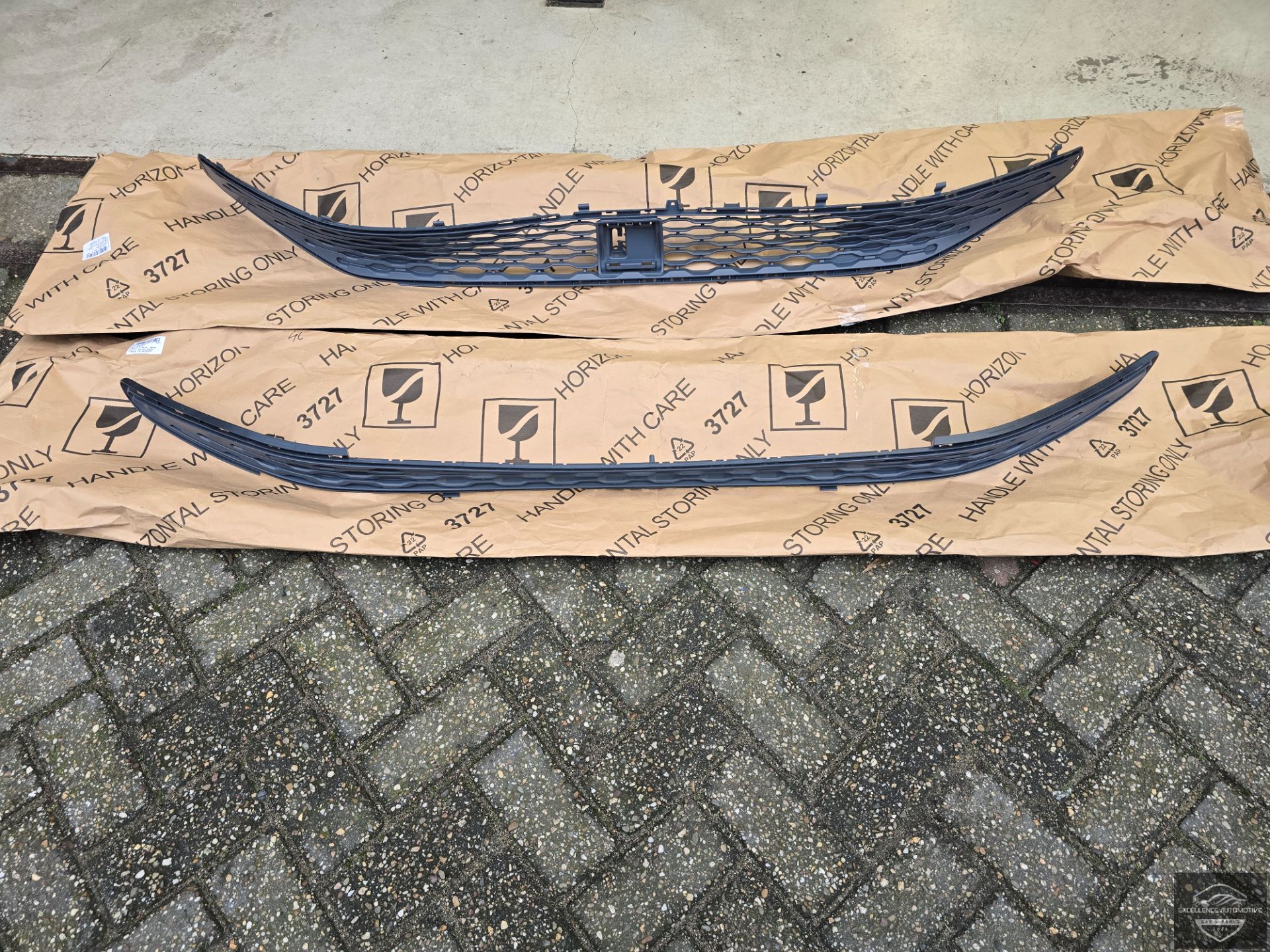 VW Transporter T7 22+ Rooster Set 2x Bumper Nieuw 7T0853663A 7T0853678A