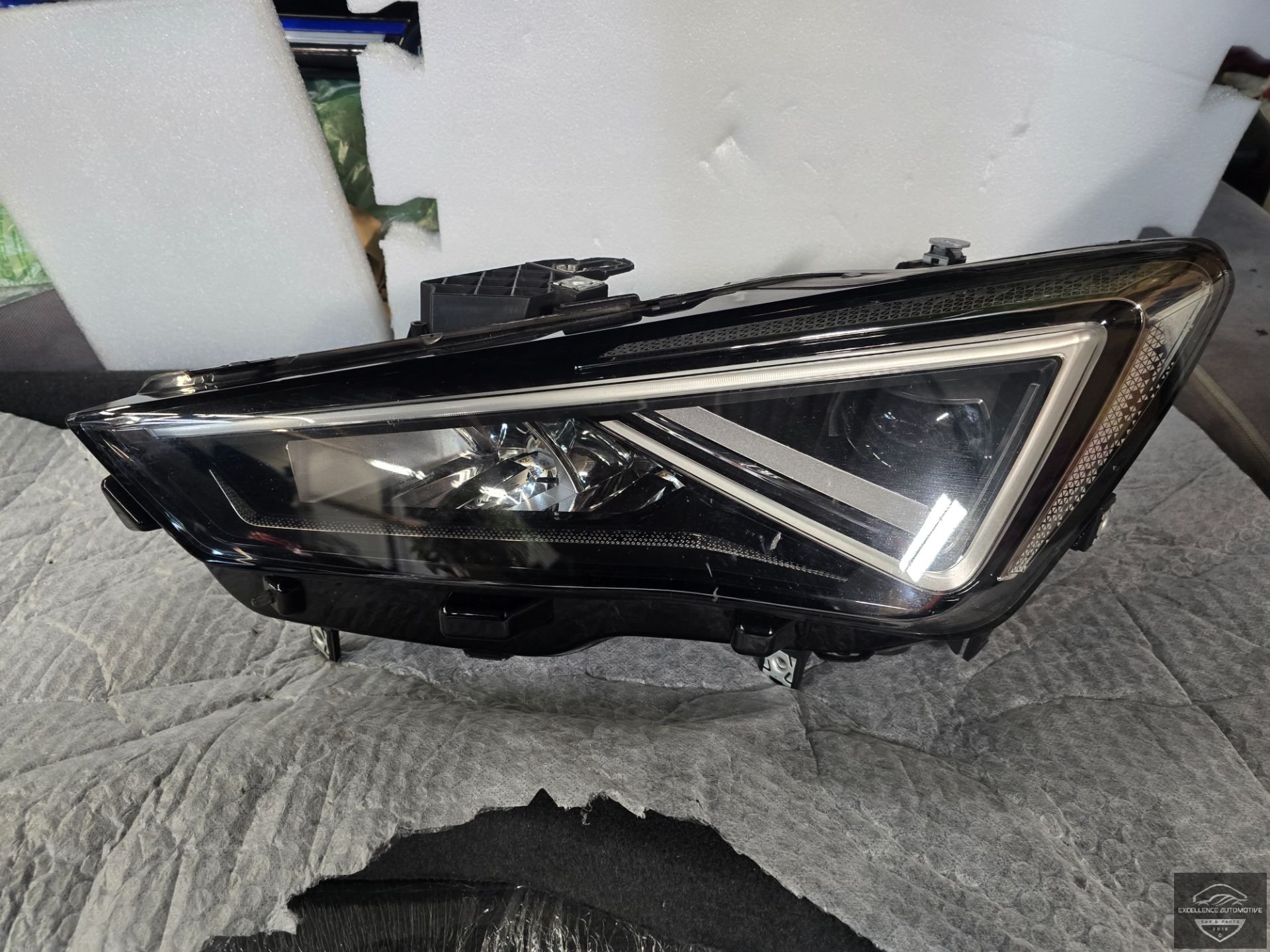 Cupra Formentor 2020+ LED-Scheinwerfer links 5FB941007F Original!