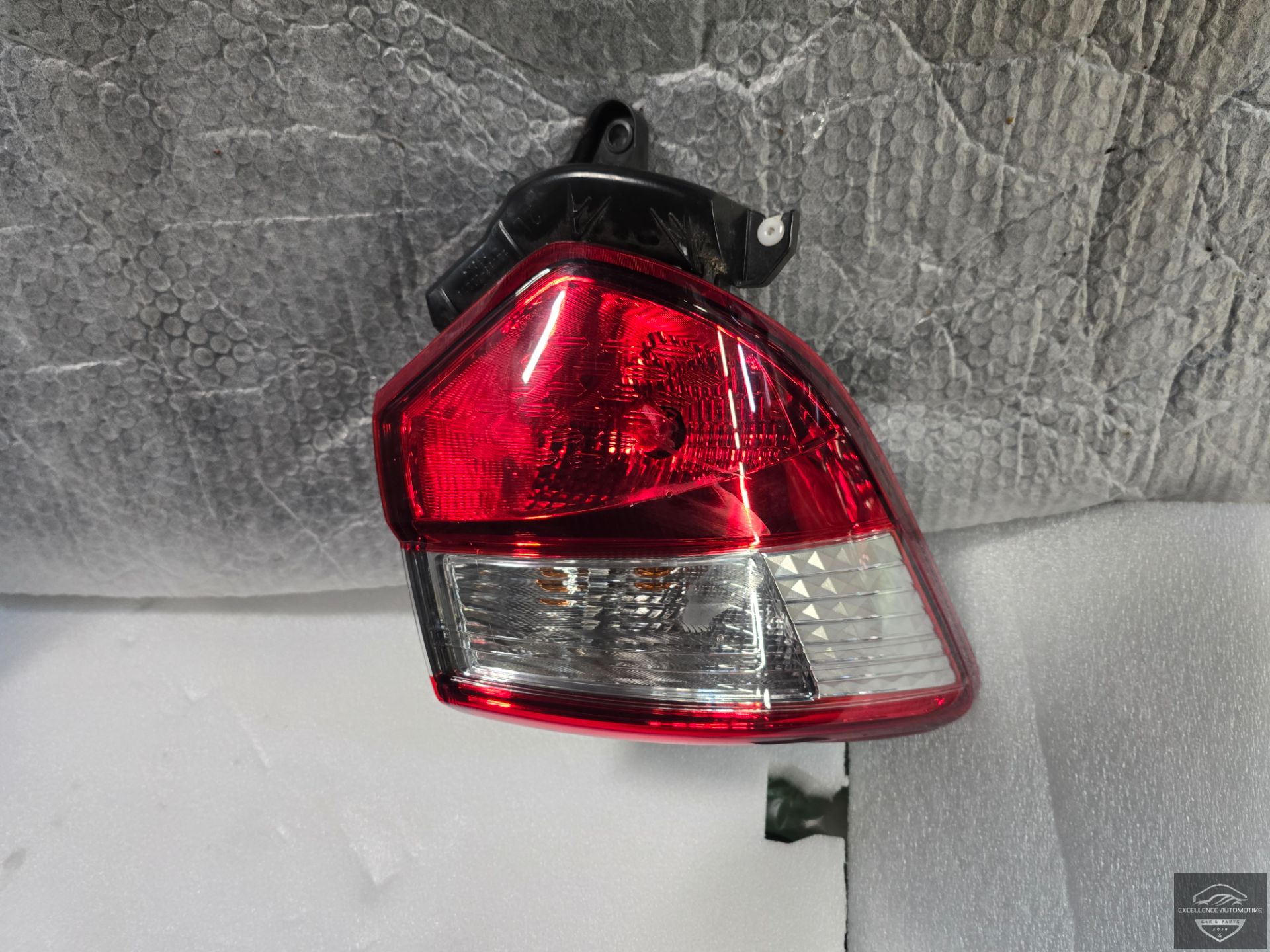 Toyota Yaris P13 3 2011-2020 Achterlicht Rechts 81560-0DB61