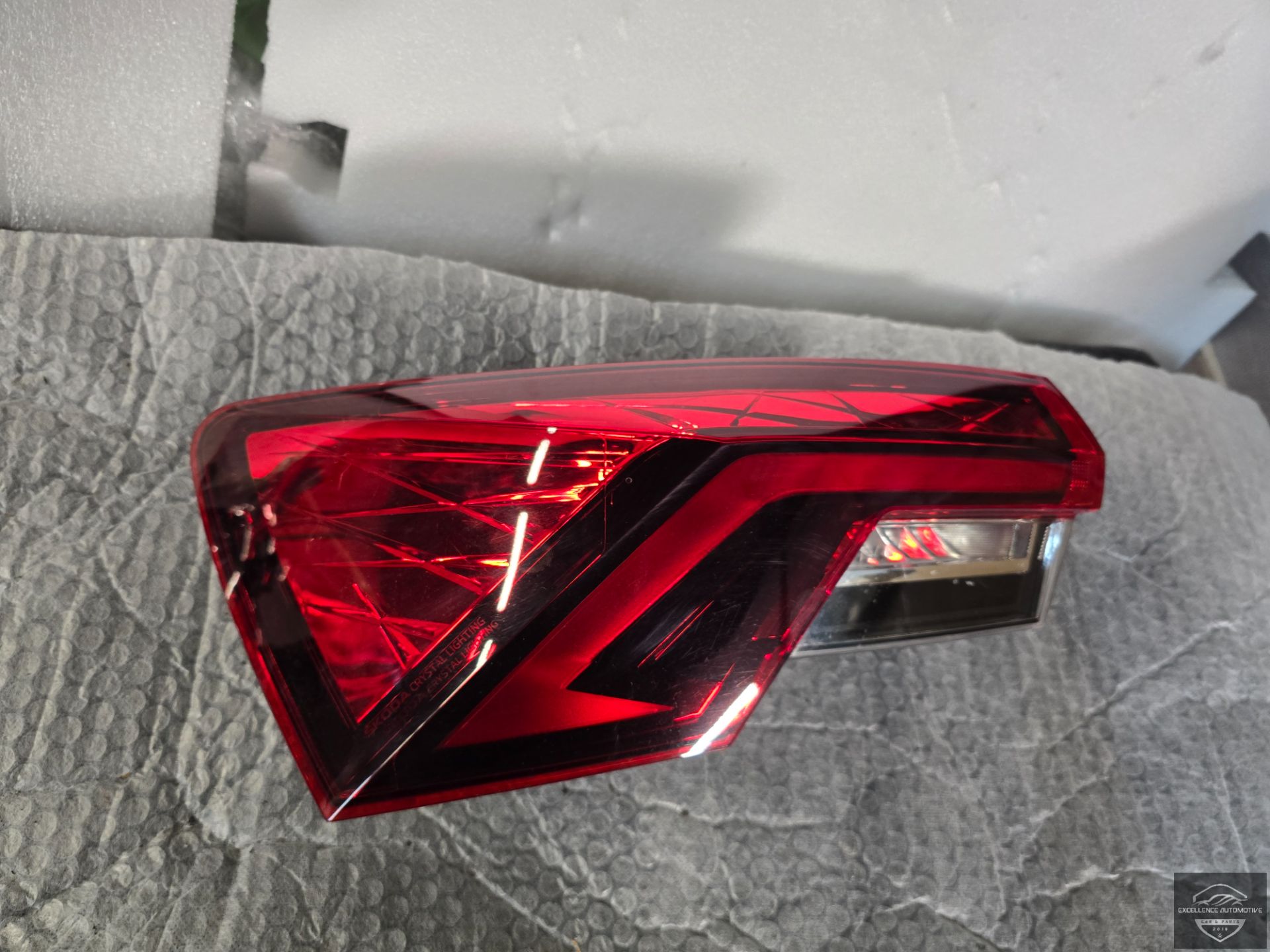 Skoda Octavia 4 Combi LED-Rückleuchte links 5E3945207