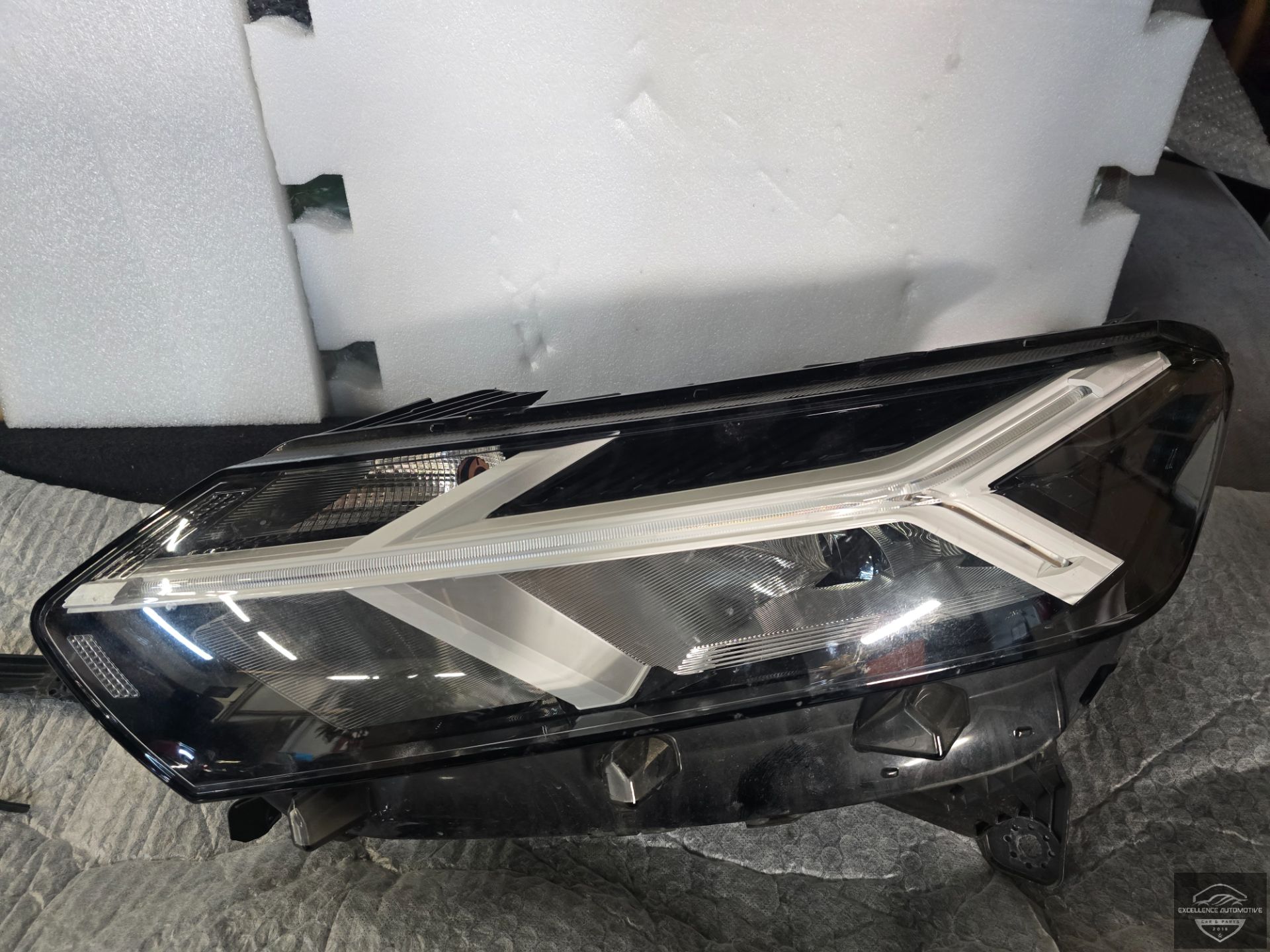 Dacia Sandero 3 Logan Jogger Voll-LED-Scheinwerfer L 260601750R