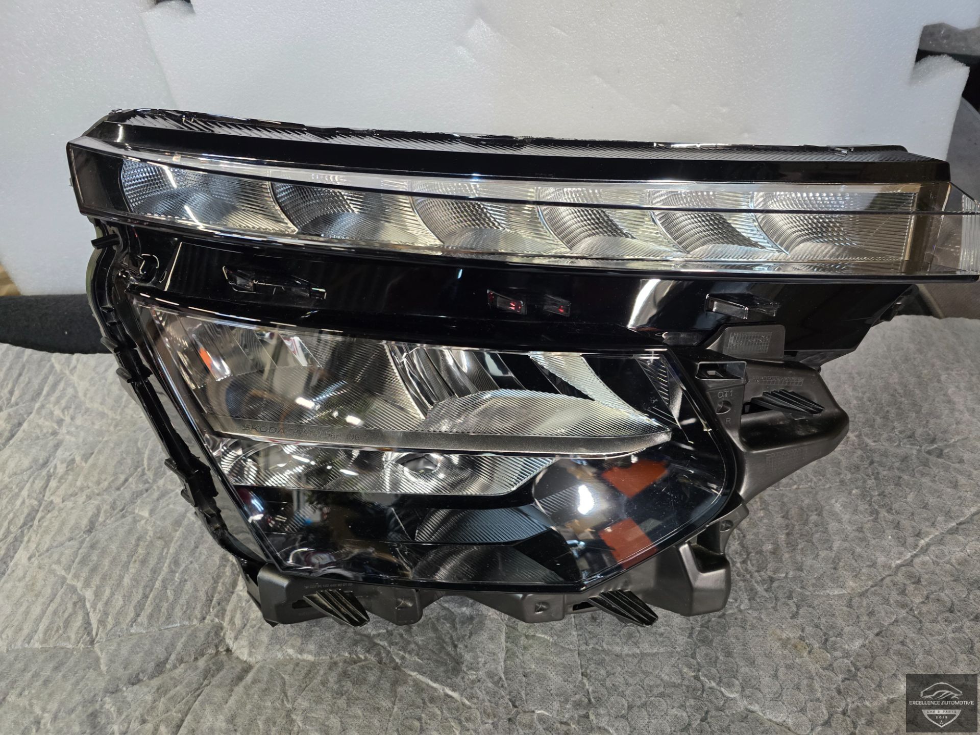 Skoda Kamiq Facelift 2024+ Voll-LED-Scheinwerfer rechts 655941016B