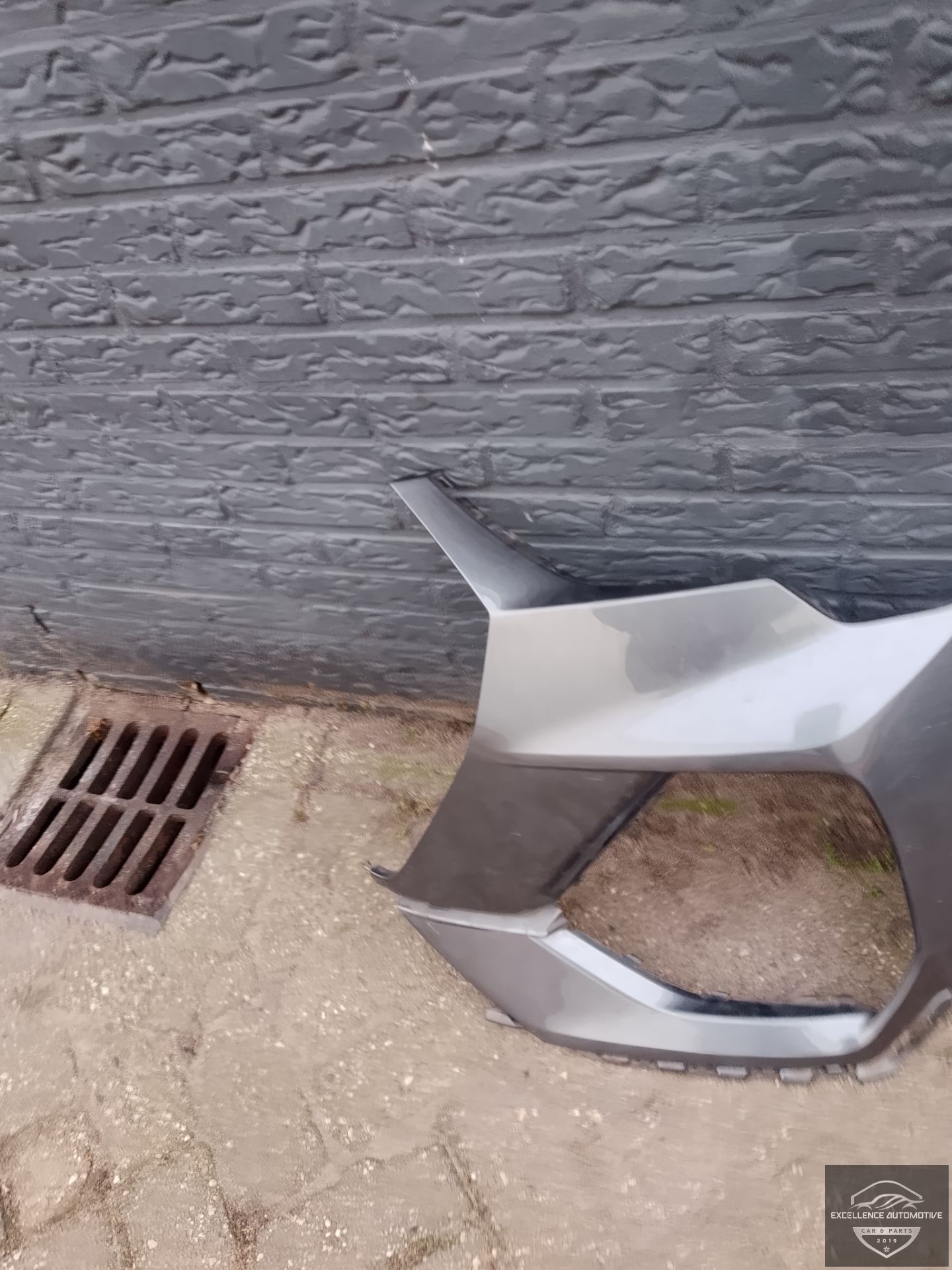 Audi Q3 83A S-Line Voorbumper Bumperhoek Links 83A807437D
