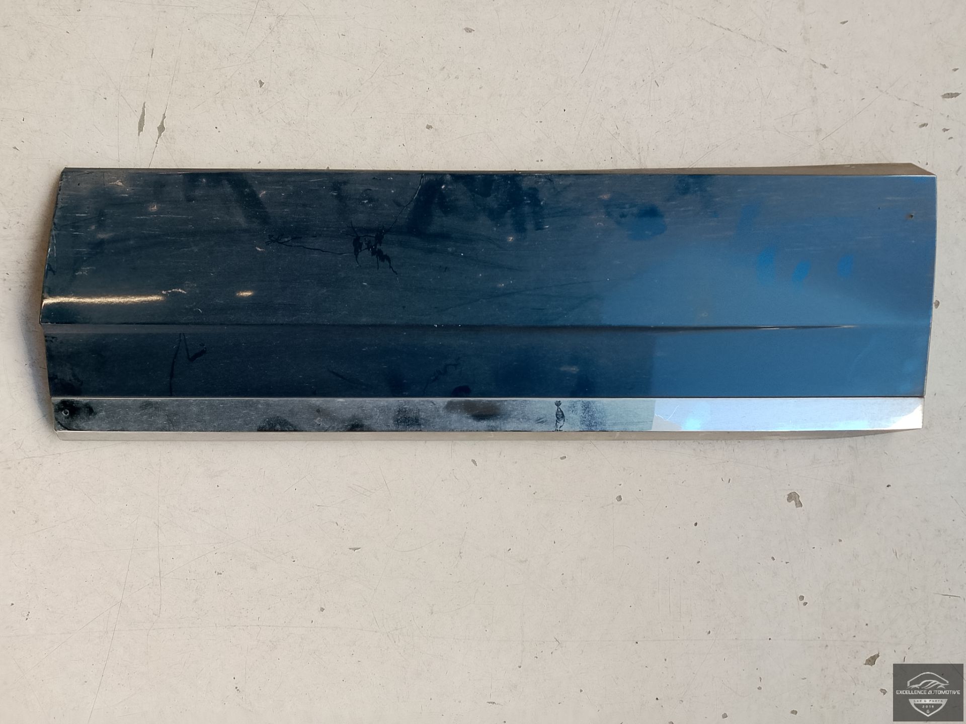 Garniture de porte arrière droite pour VW Touareg 760 R-Line 760854950F