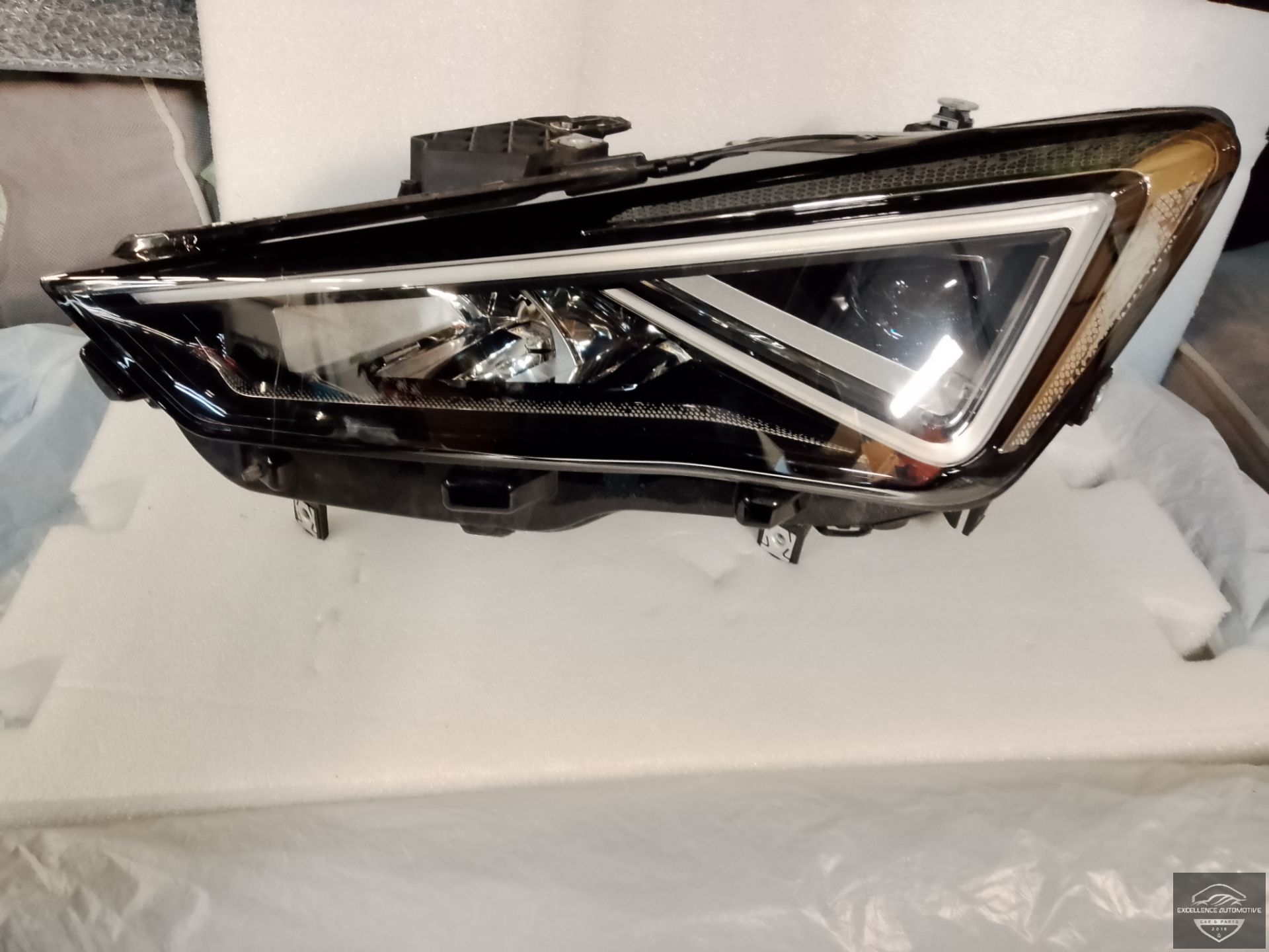 Cupra Formentor 2020+ LED Koplamp Links 5FB941007F Origineel!