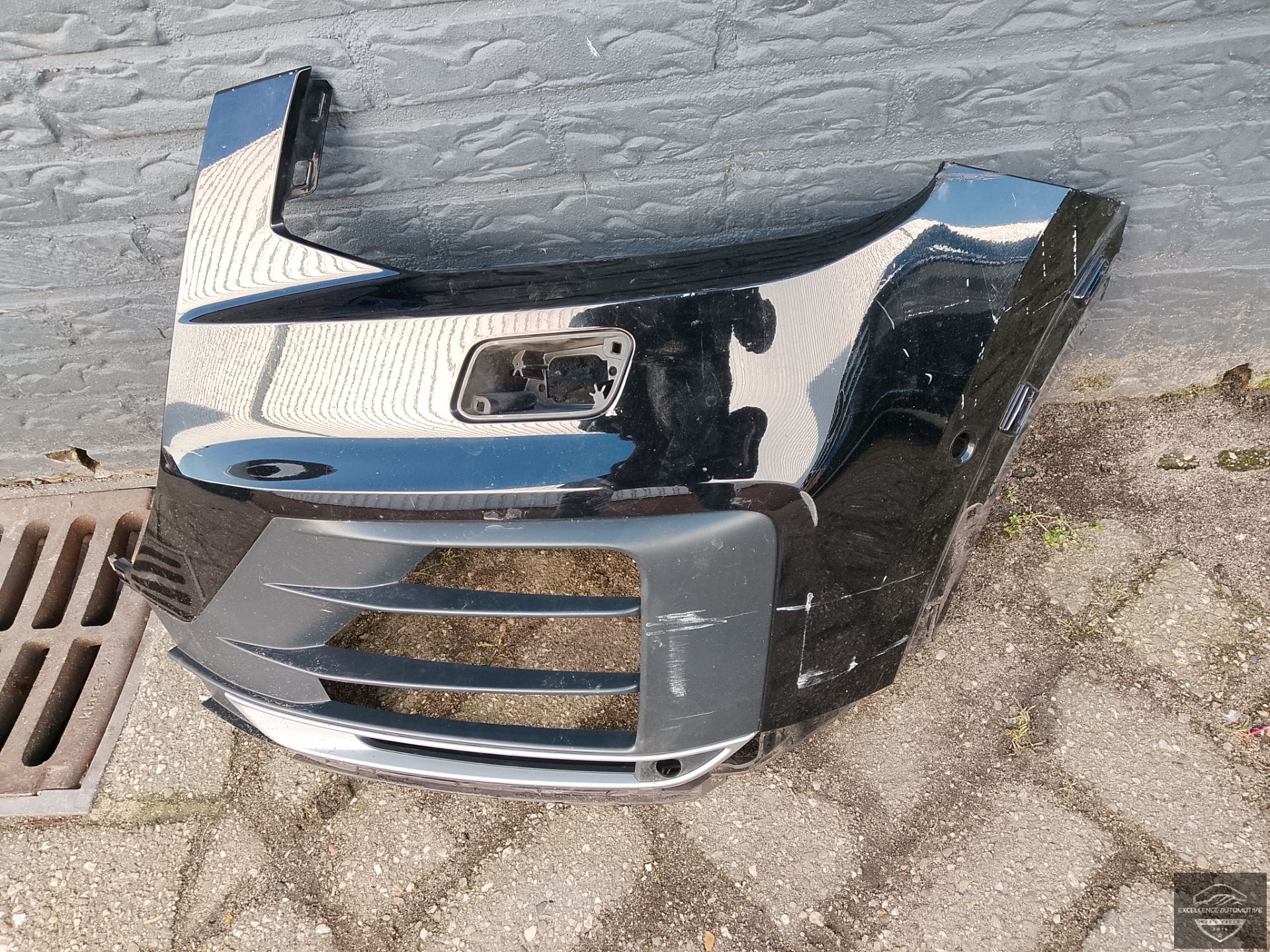 Audi Q2 81A 2016+ Voorbumper Bumperhoek Links 6xPDC KLS Origineel!