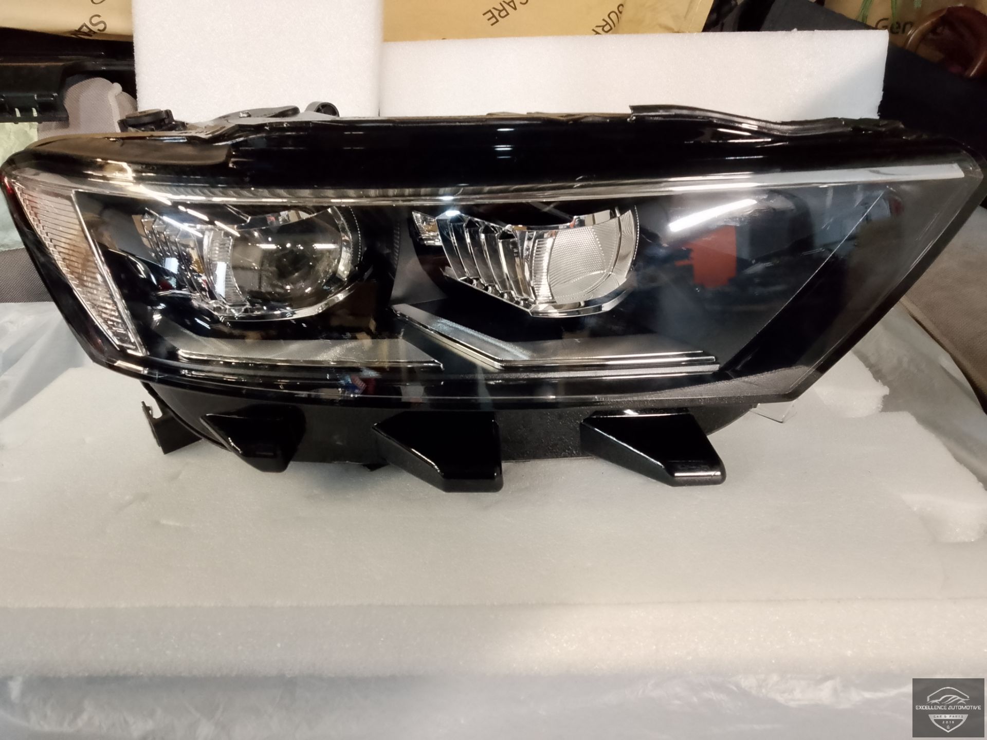 Phare avant droit Full LED pour VW T-Roc 2017-2021 2GA941774 Neuf !