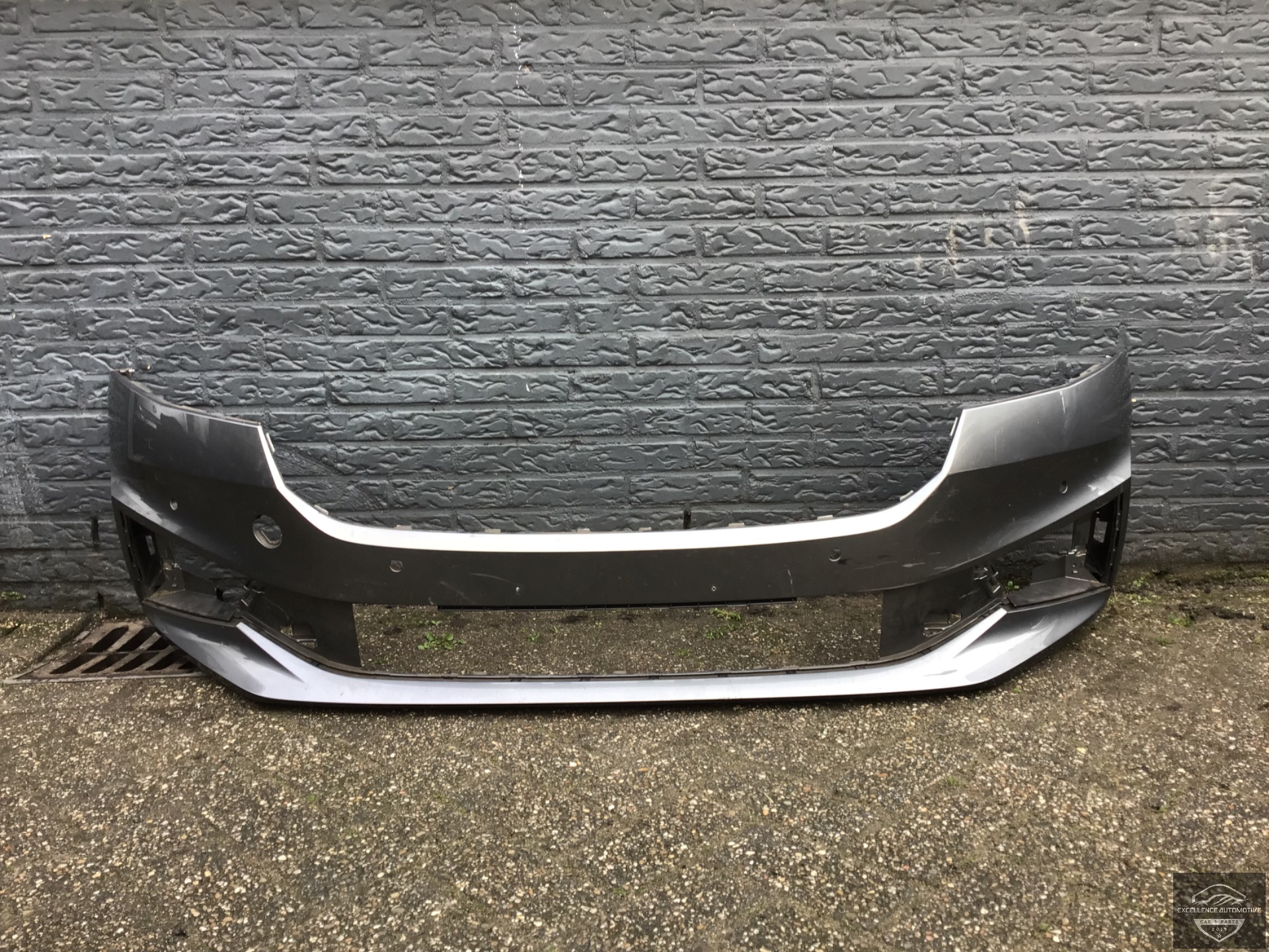 Pare-chocs avant Skoda Fabia 6VA 2021+ 6xPDC d'origine !