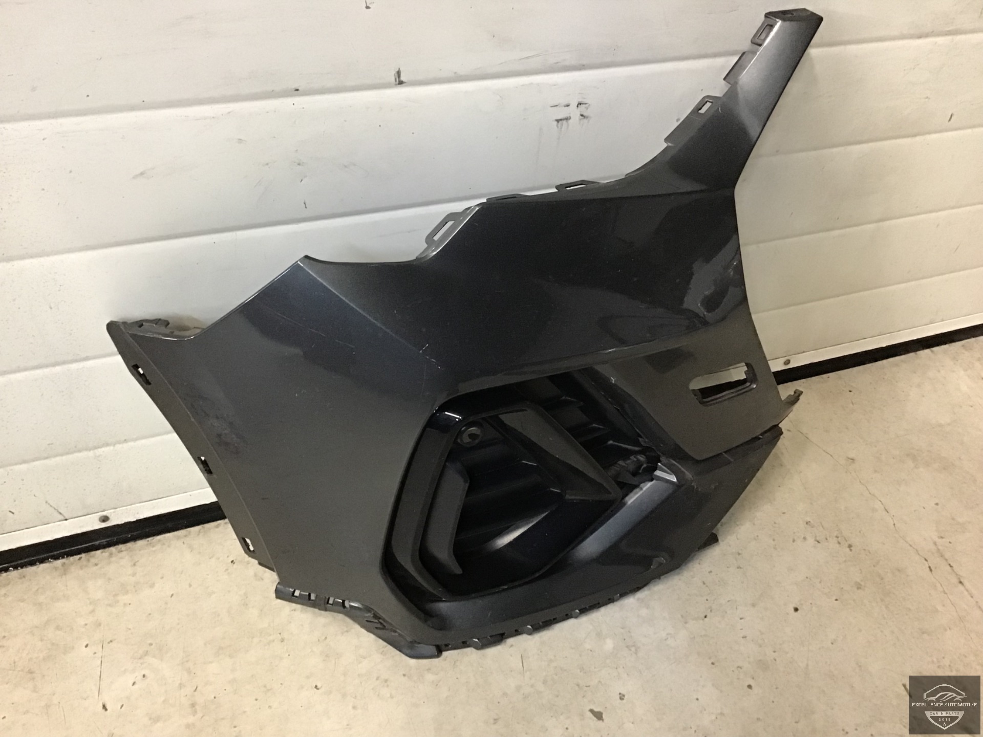Audi Q3 83A S-Line Voorbumper Bumperhoek Rechts 83A807438D
