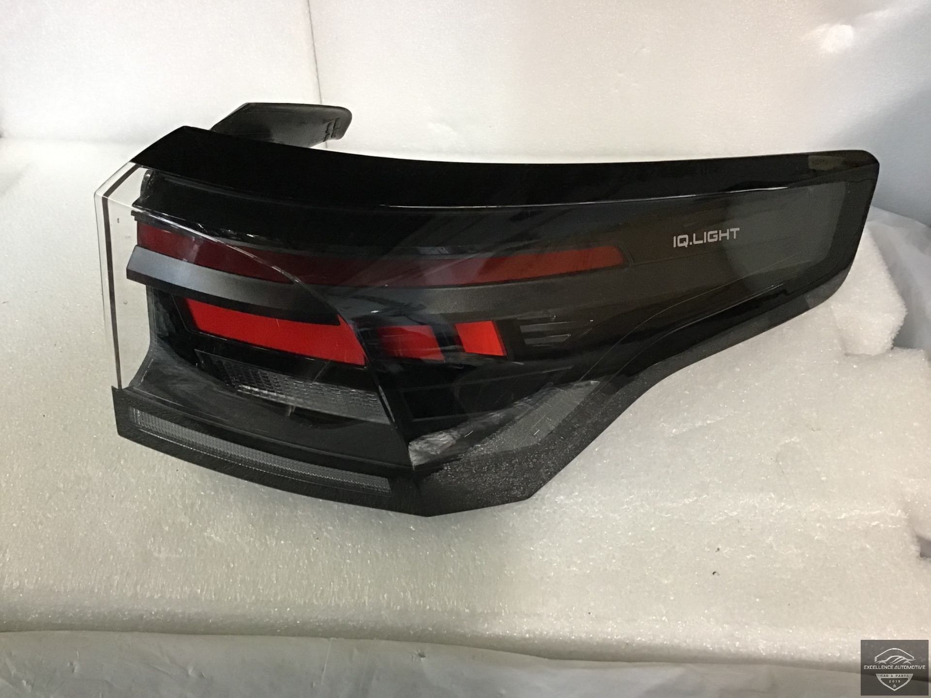 VW Tiguan 571 24+ LED Rear Light IQ Light Right 571945208C