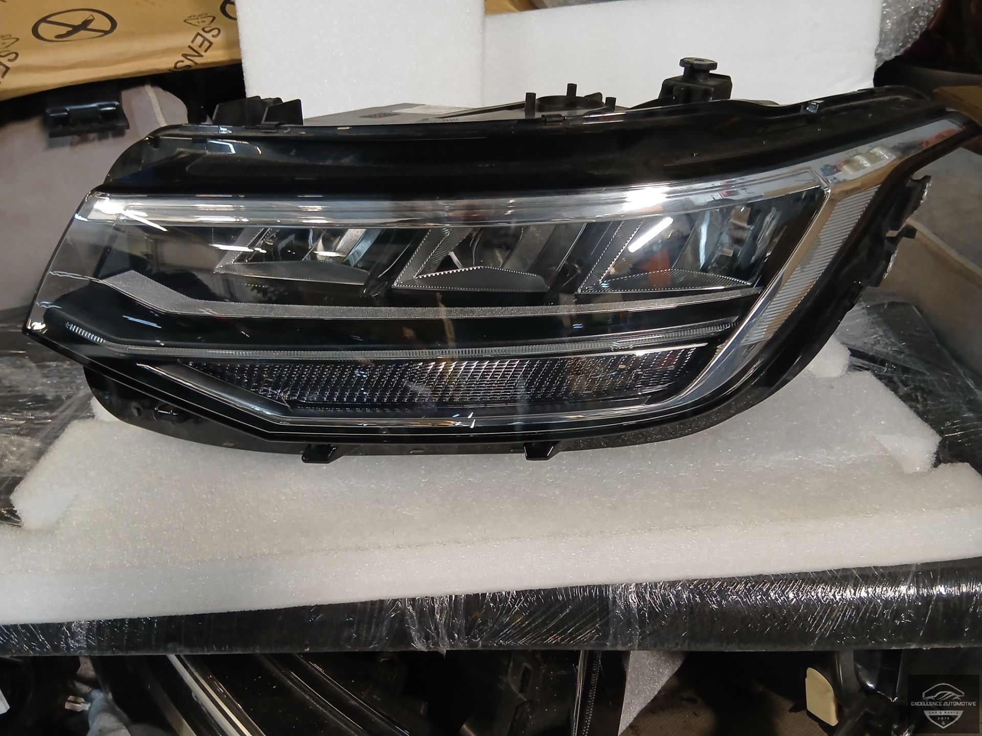 VW Tiguan 5NA Facelift Vol LED Koplamp Links 5NA941035C