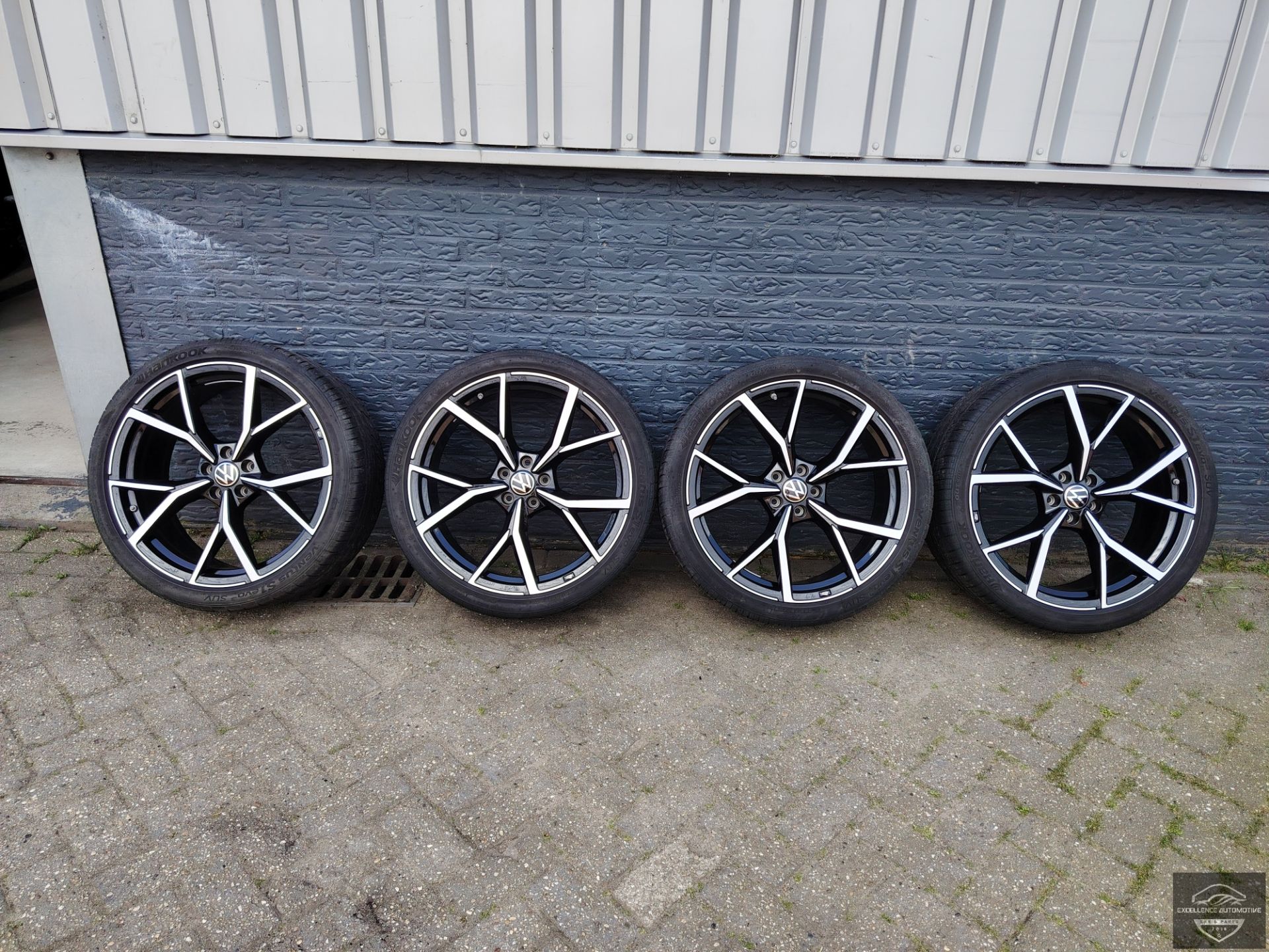VW Tiguan R R20 5NA 21 inch Estoril Velgen set Hankook