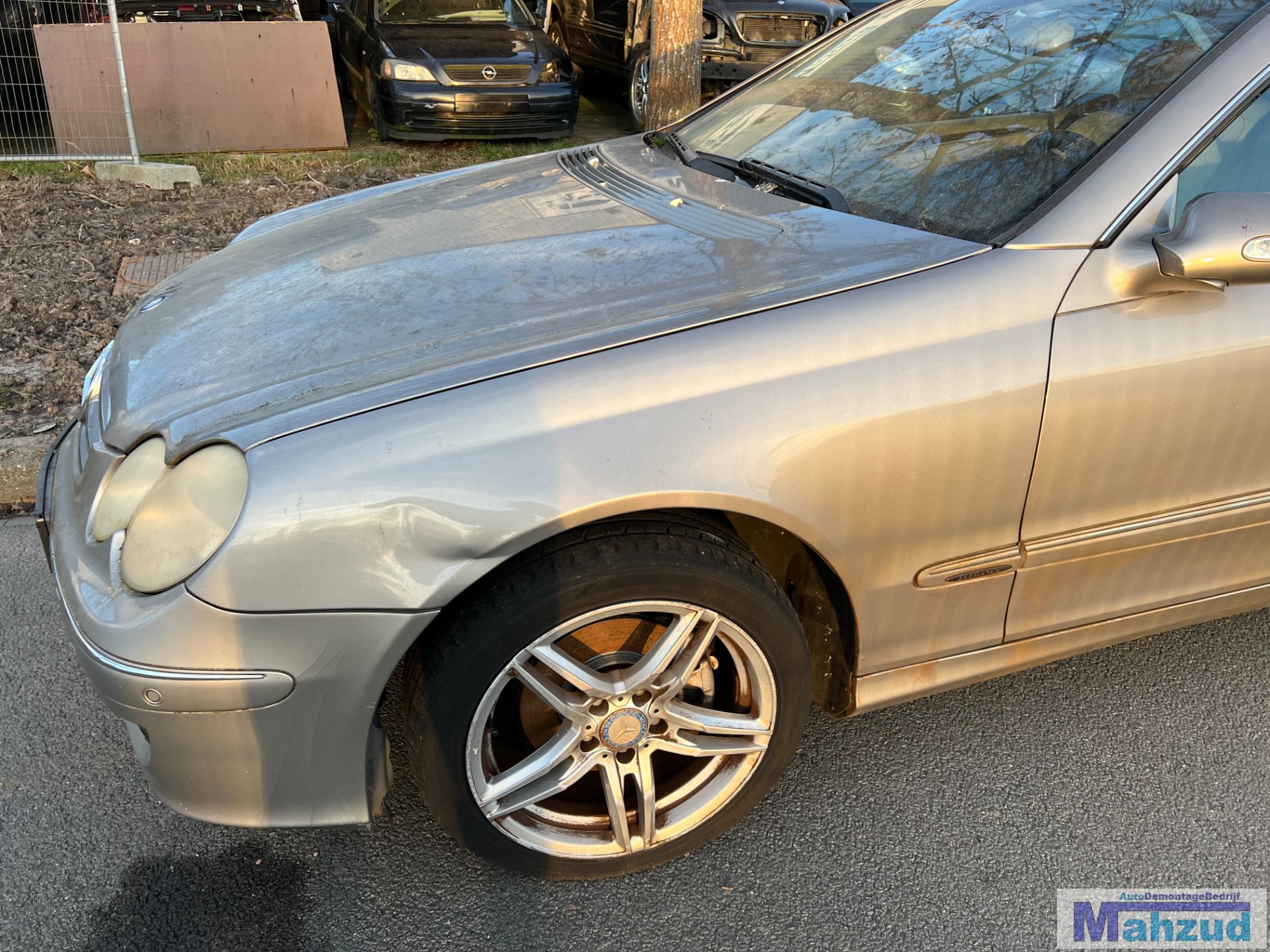 MERCEDES CLK W209 Bruin / brons C723 links voorscherm 2002-2009