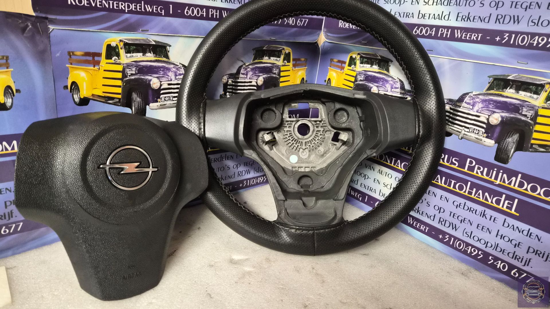 Opel Corsa D bj2009 Stuurwiel+airbag 13155558. pa25060043