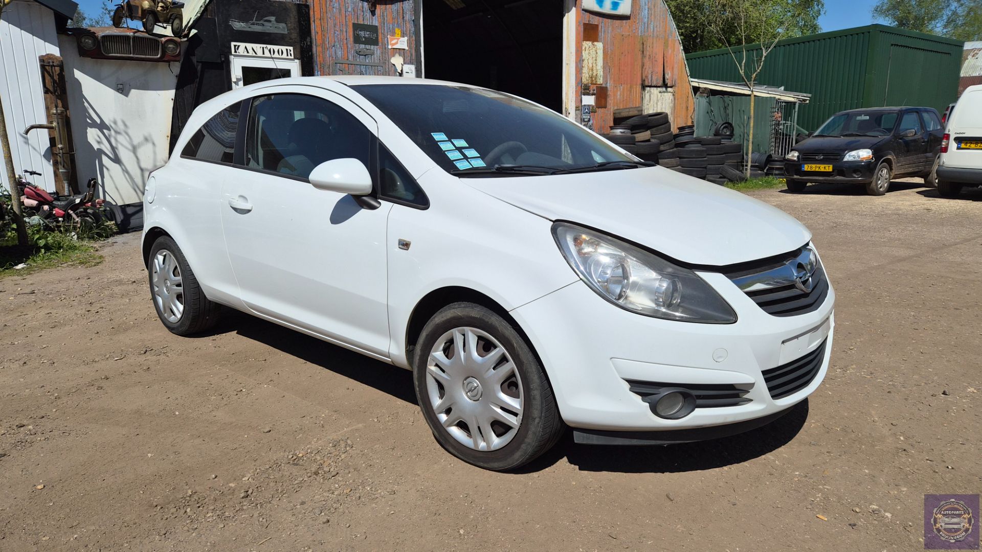 Opel Corsa D Hatchback 2006-07 / 2014-08 kleur code 10v wit
