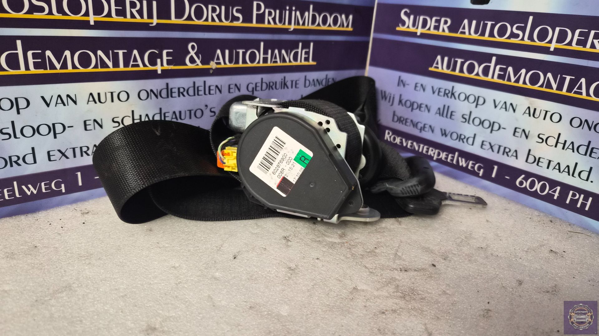 Mercedes-Benz B (W245) gordel rechts-voor 602876900