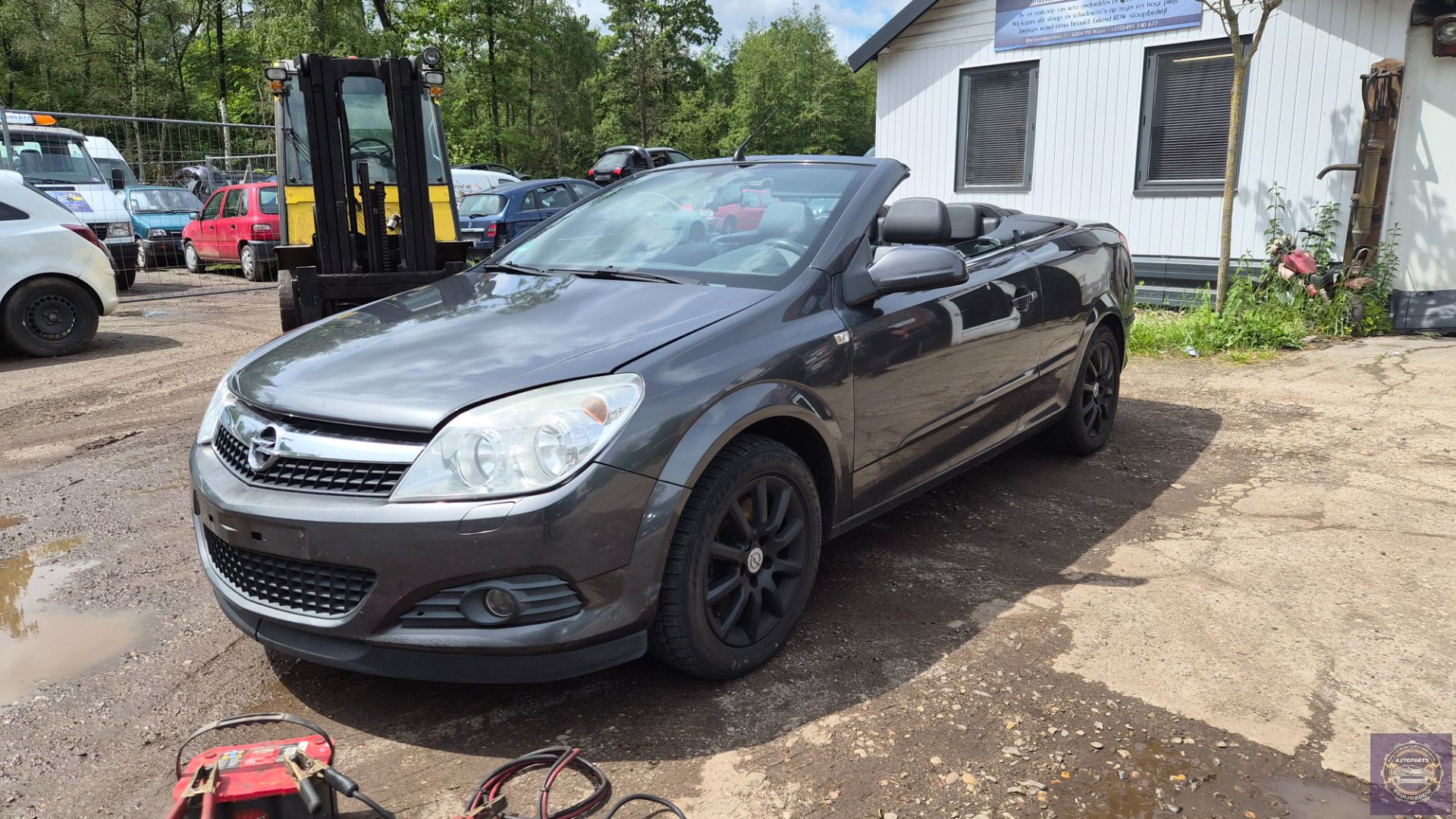 opel ASTRA H TwinTop bj 2010 voor onderdelen motor defect