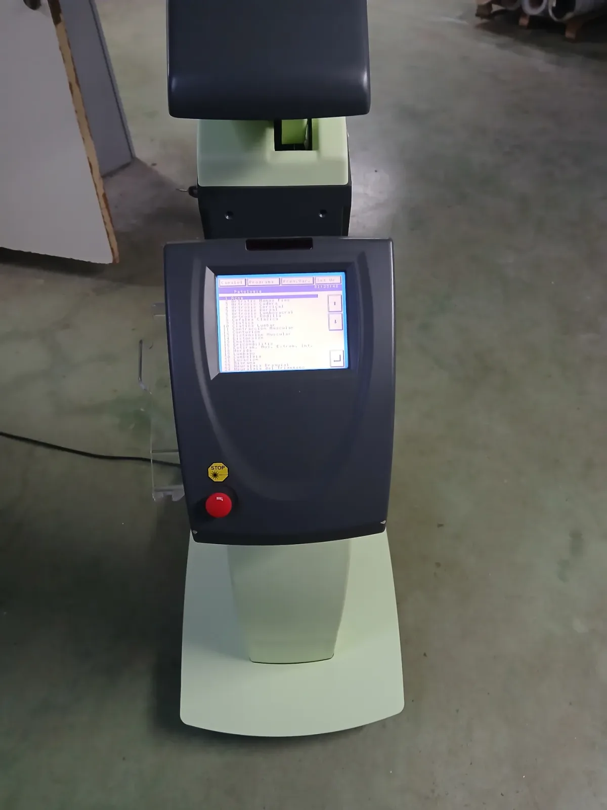 se vende dispositivo medico de terapia laser MLS con brazo robotizado - Imagen 1