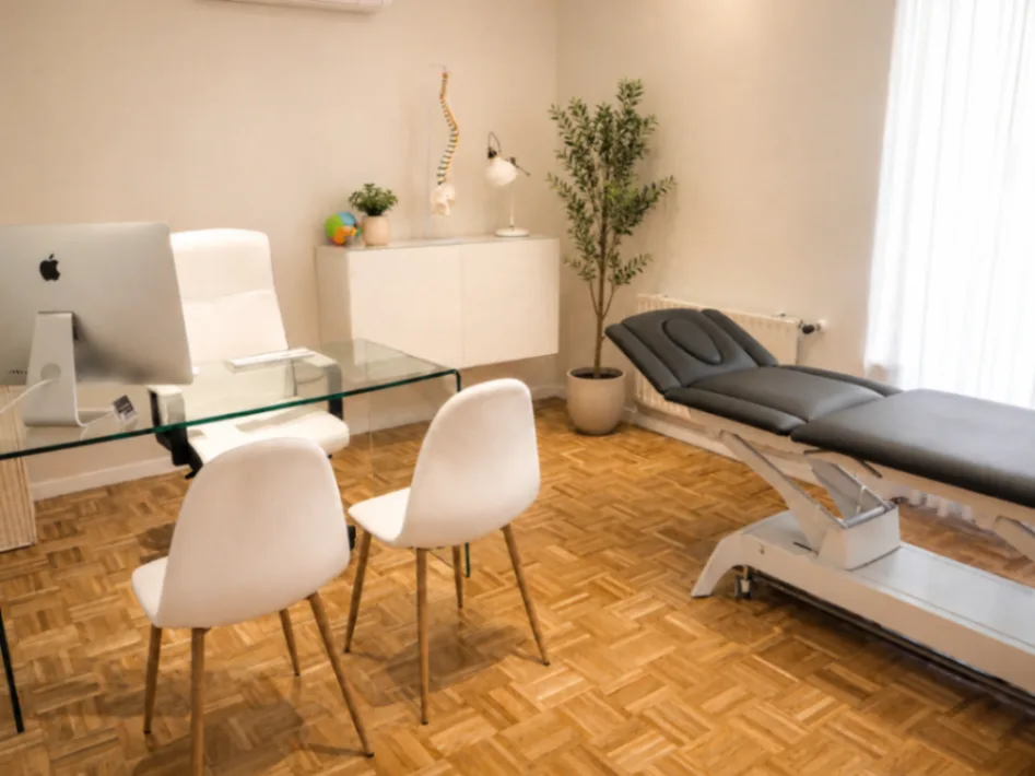 Consulta de fisioterapia/osteopatia/medica en Barrio Salamanca (Madrid) | Alquiler | MEETMEDIX