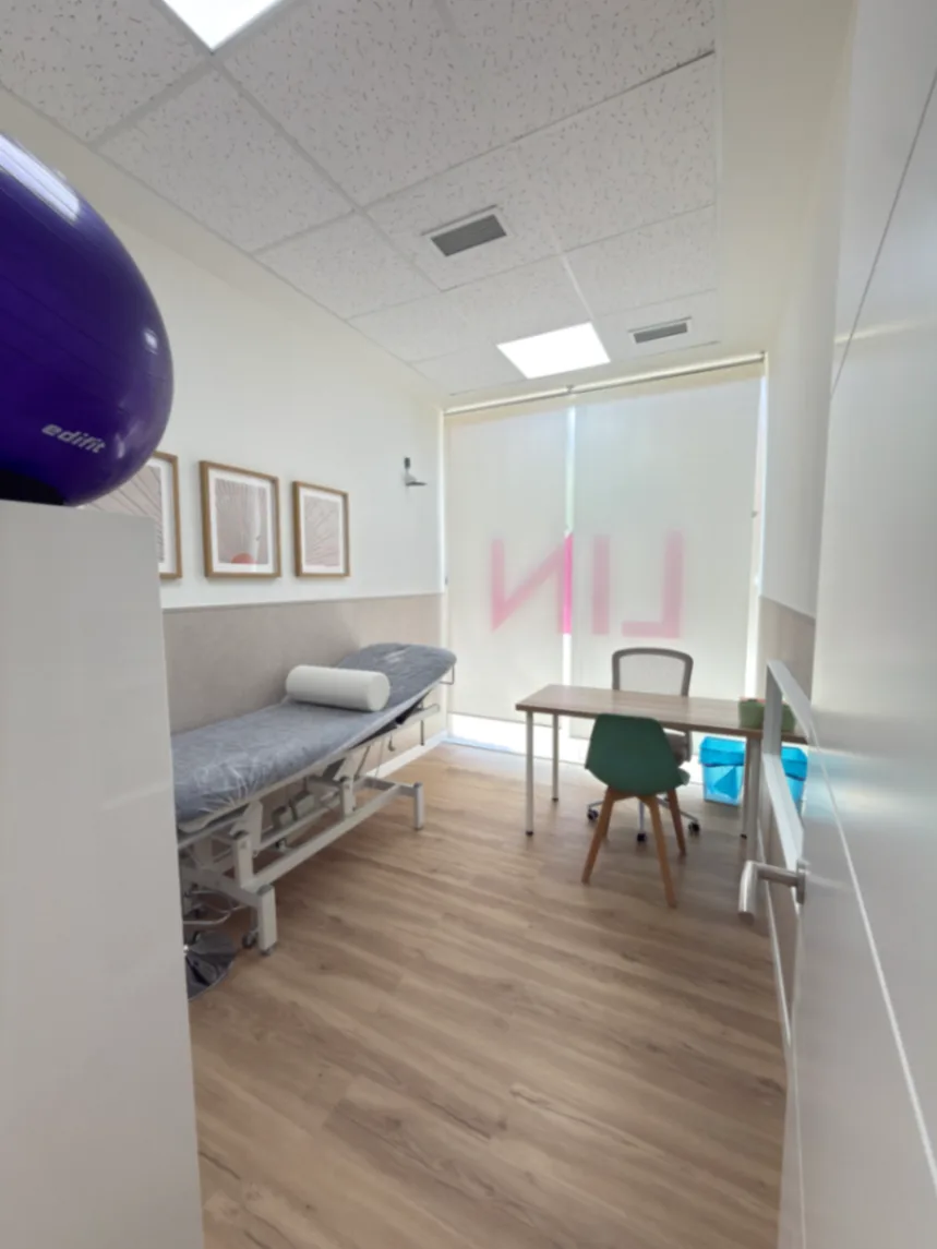 Consulta equipada y clínica totalmente reformada en Retiro - Madrid | Alquiler espacio médico | MEETMEDIX